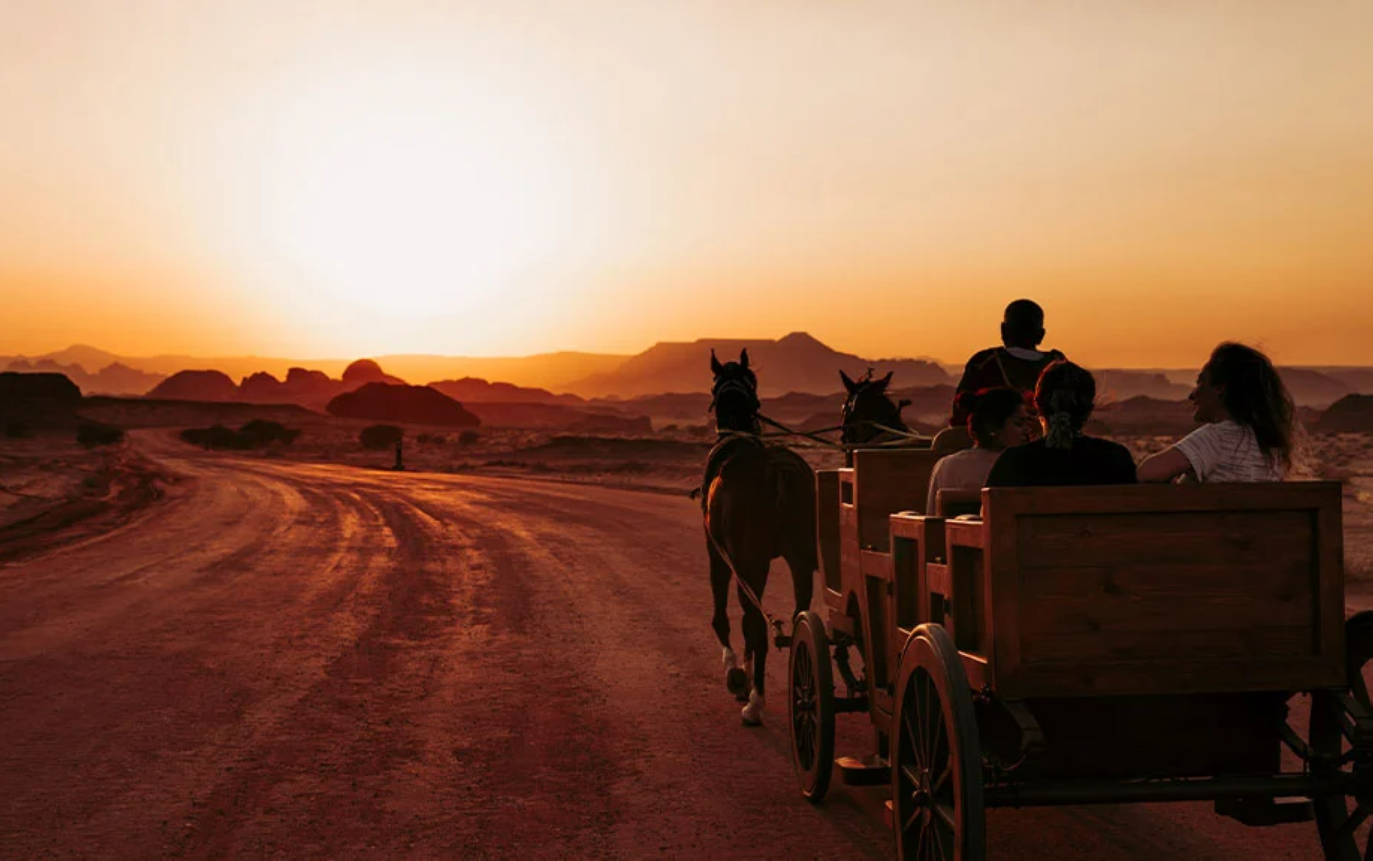 تاريخ "الحِجر الأثري" من على "عربات خشبية"