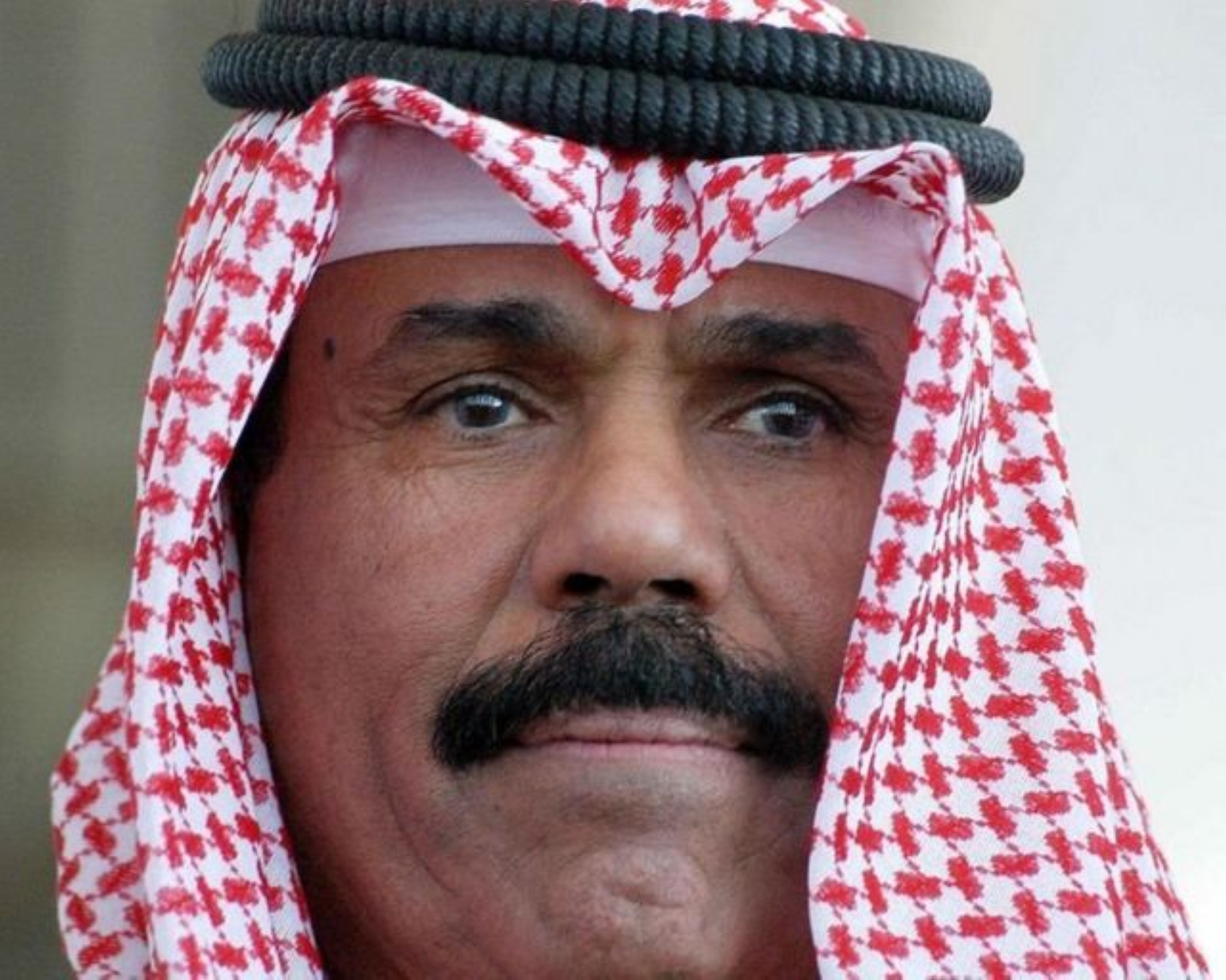 الكويت: "مقاضاة" كل مَن يتناول "صحة الأمير"