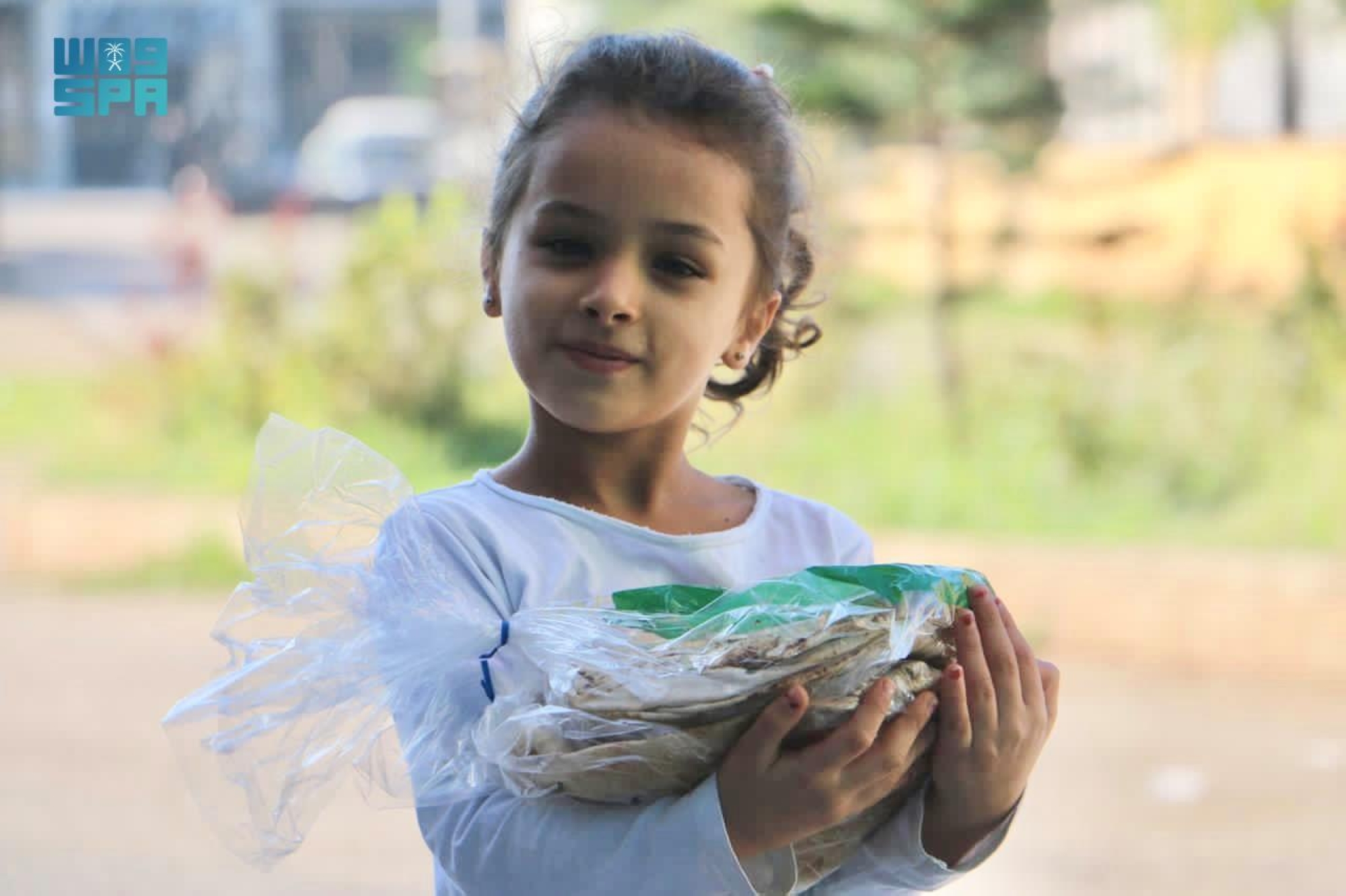 "غذاء" و"كساء" لـ166 ألف مستفيد في 4 بلدان