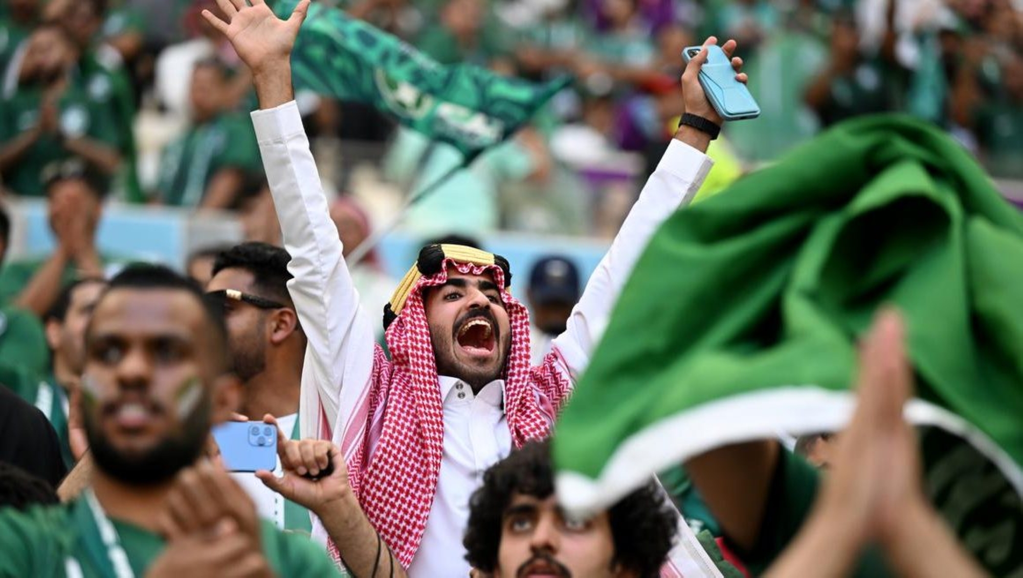 وثائقيات لـ "أهازيج" 20 نادياً كروياً
