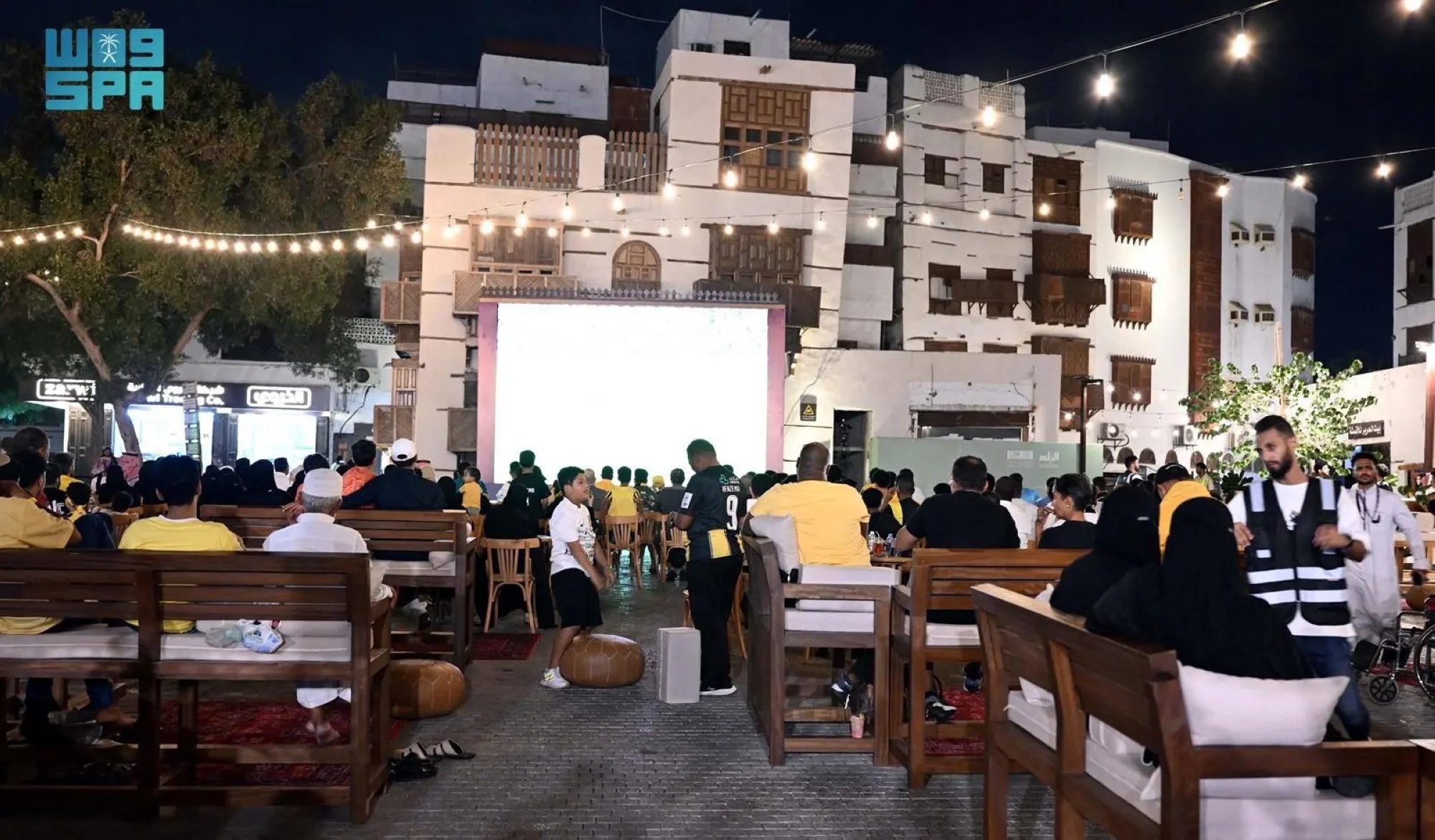 "جدة التاريخية".. أجواء مونديالية "خارج الملاعب"