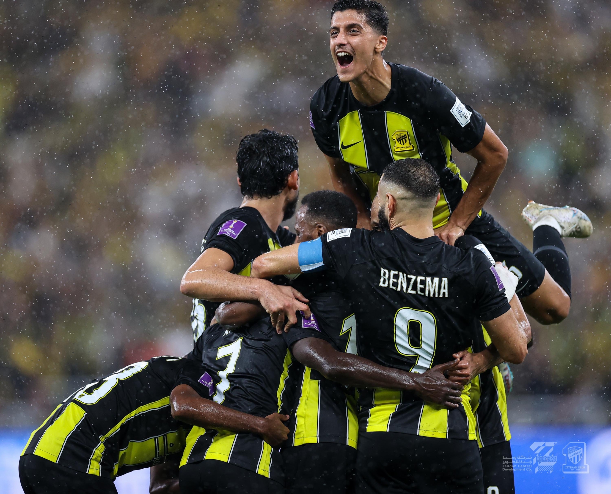 جمهور"الاتحاد".. "واثق أم قلق"؟