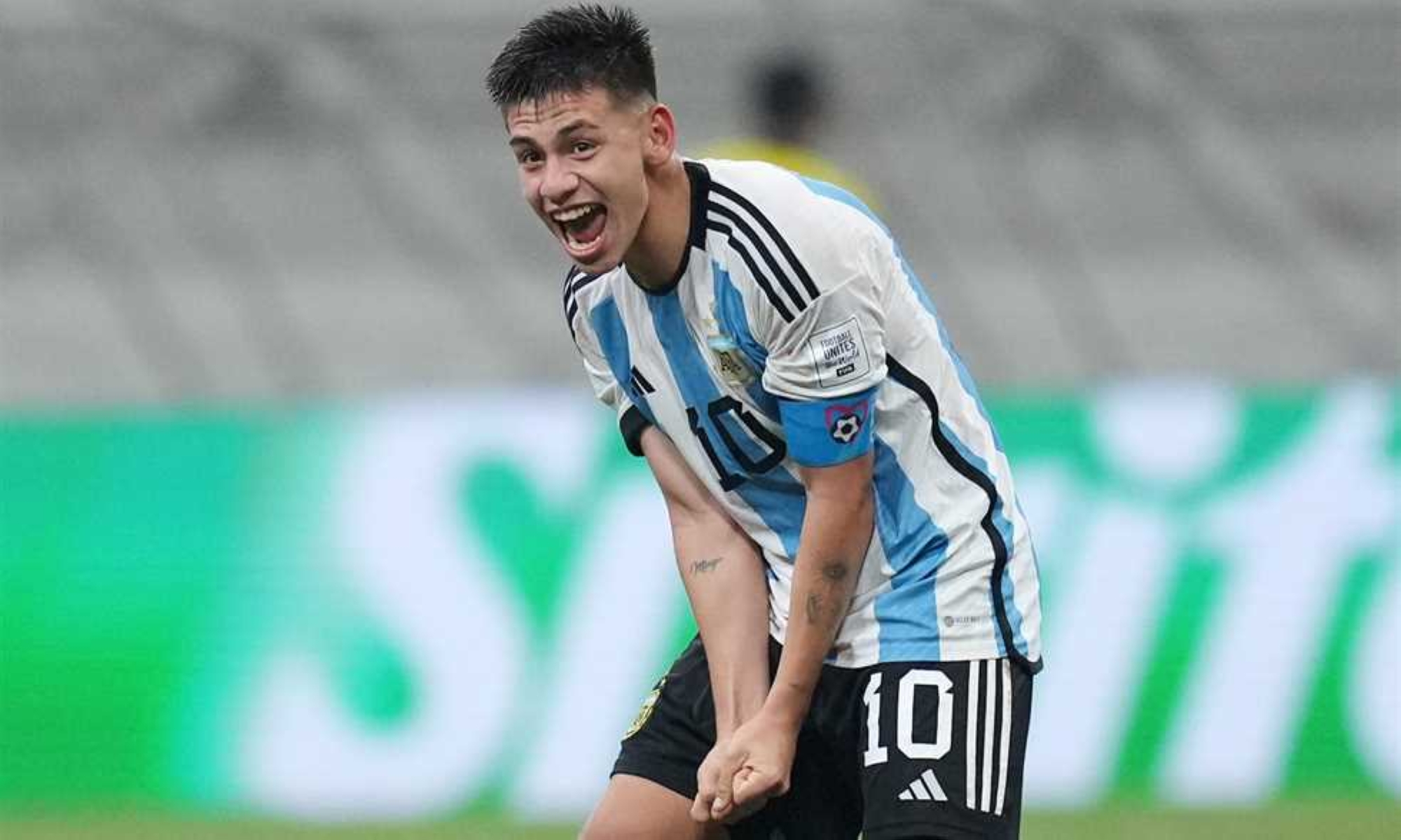 برشلونة يفاوض "ريكيلمي الجديد"