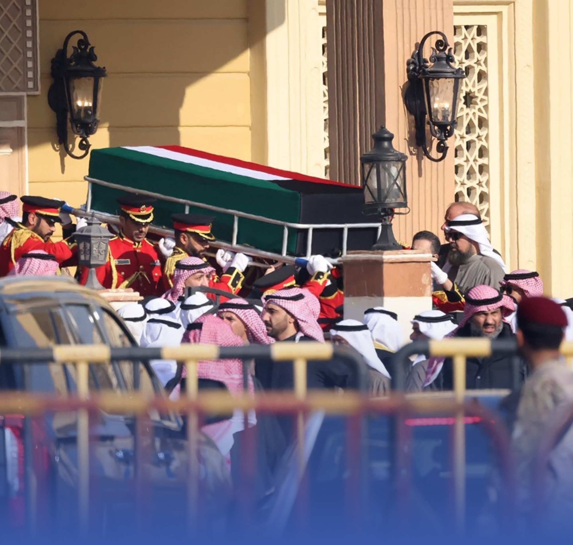 مواراة جثمان أمير الكويت"الراحل" الثرى