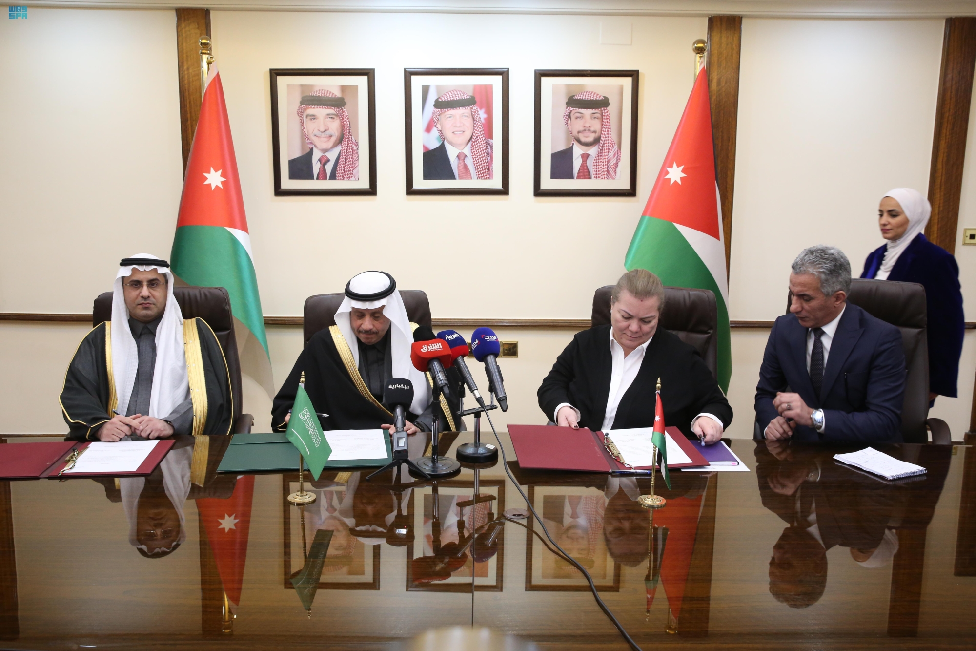 إرسال "الشريحة" الأخيرة من منحة "السعودية" للأردن