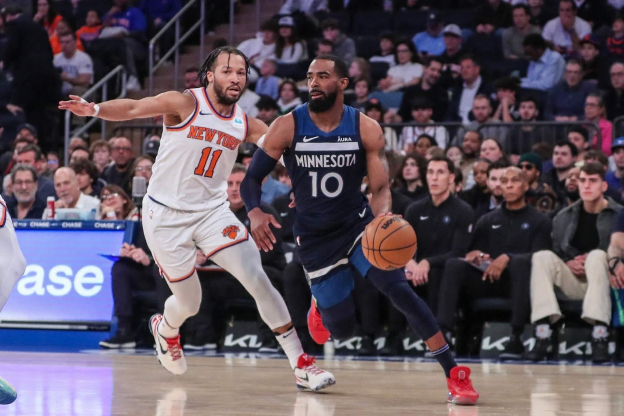 "نيكس" يُسقط "تمبروولفز" في "NBA"