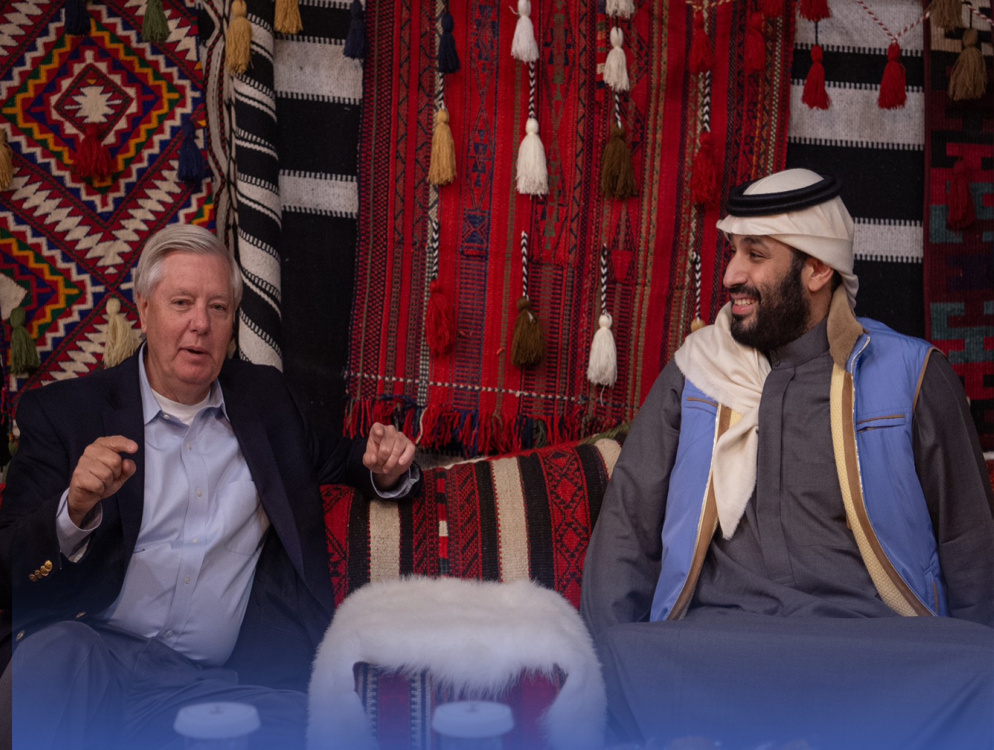 ولي العهد يجتمع مع "غراهام" بالمخيم الشتوي بالعلا