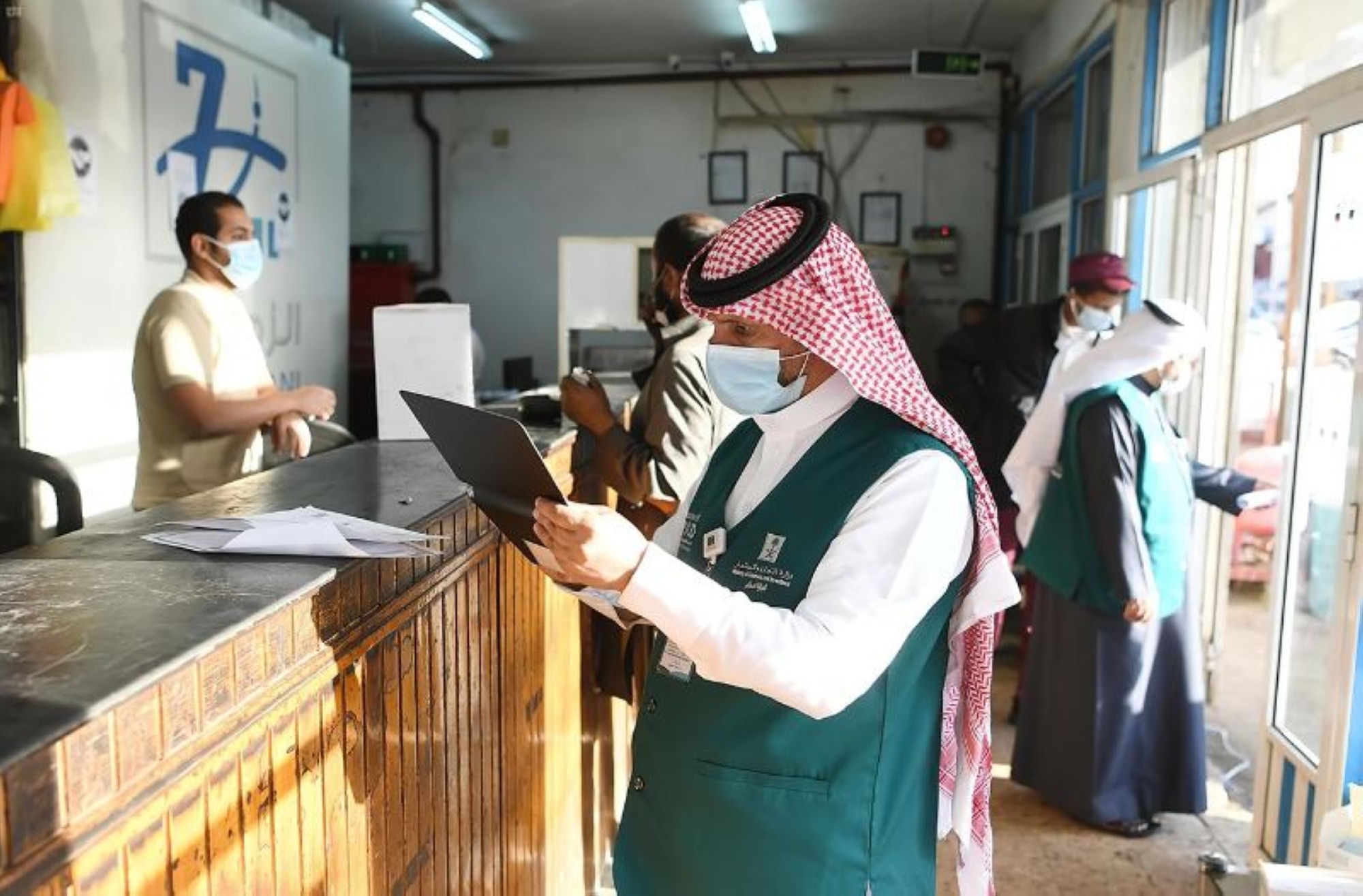 تصحيح "بيانات" 450 ألف سجلّ "تجاري"