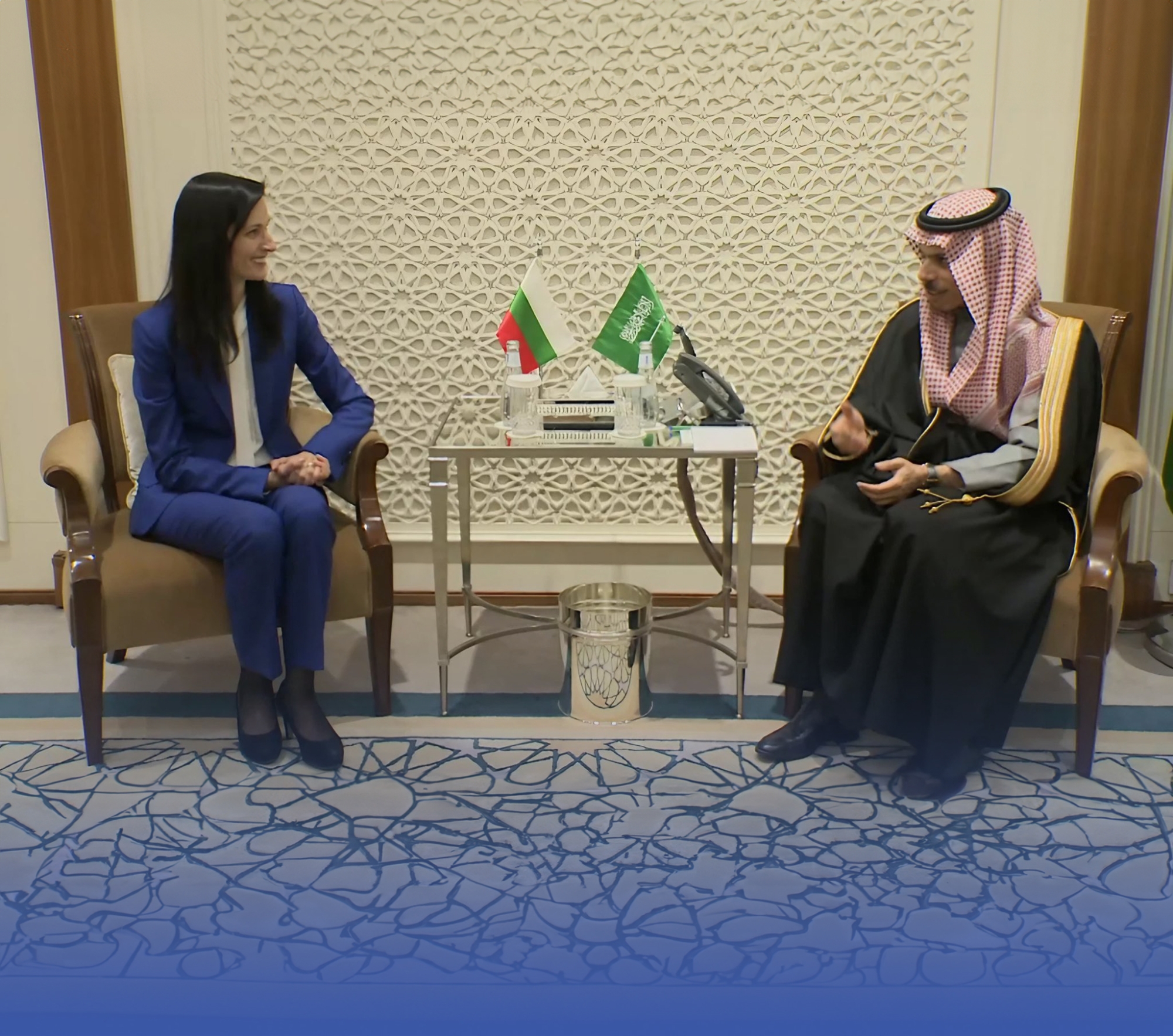 "بن فرحان" يبحث تعزيز العلاقات مع "غابرييل"