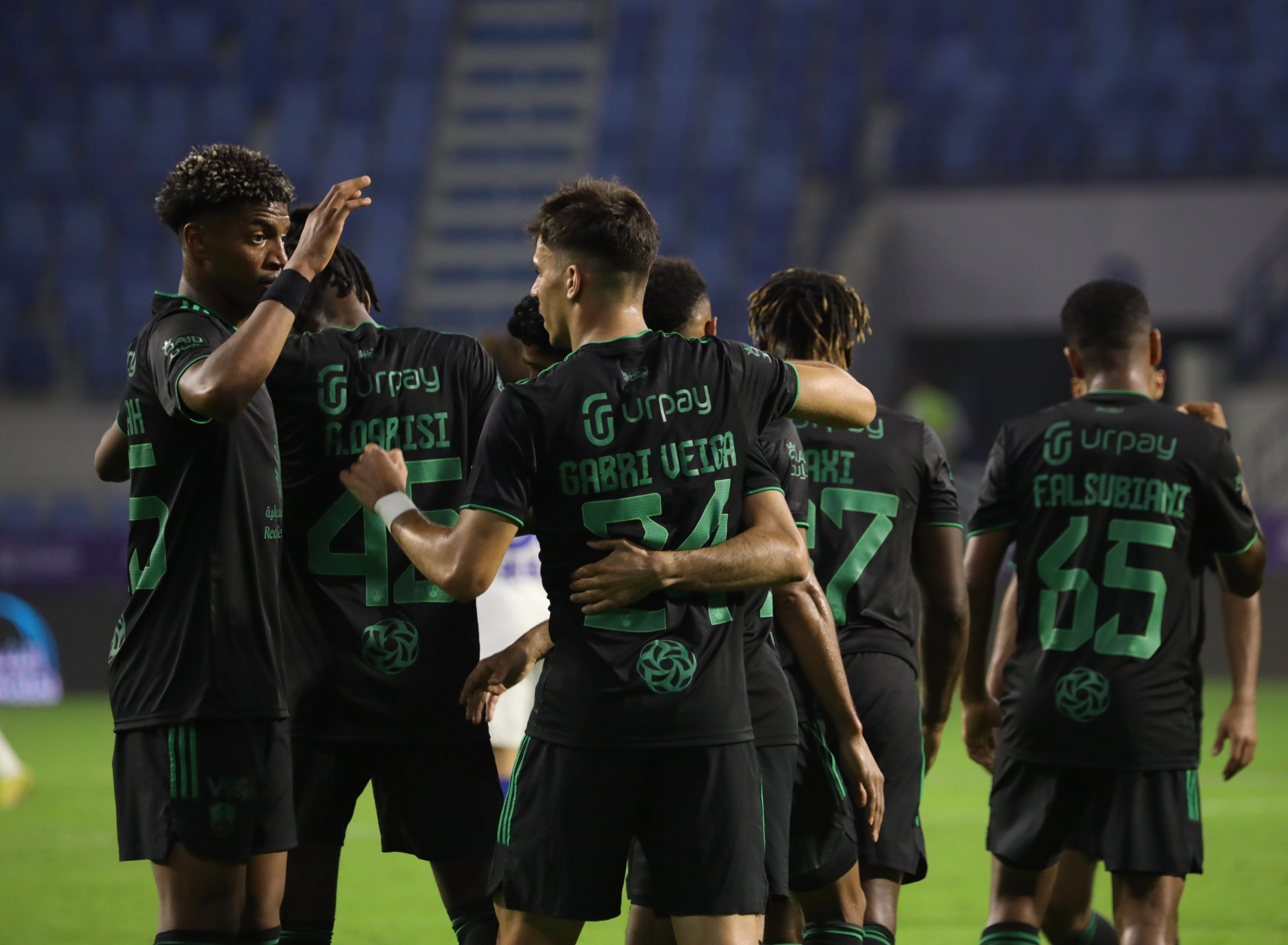 "الأهلي" يتأهل لنهائي "كأس دبي للتحدي"