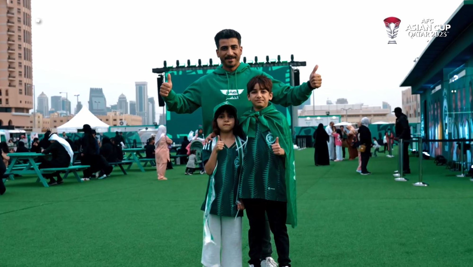 "بيت الصقر".. الفنون الشعبية تجذب الصغار