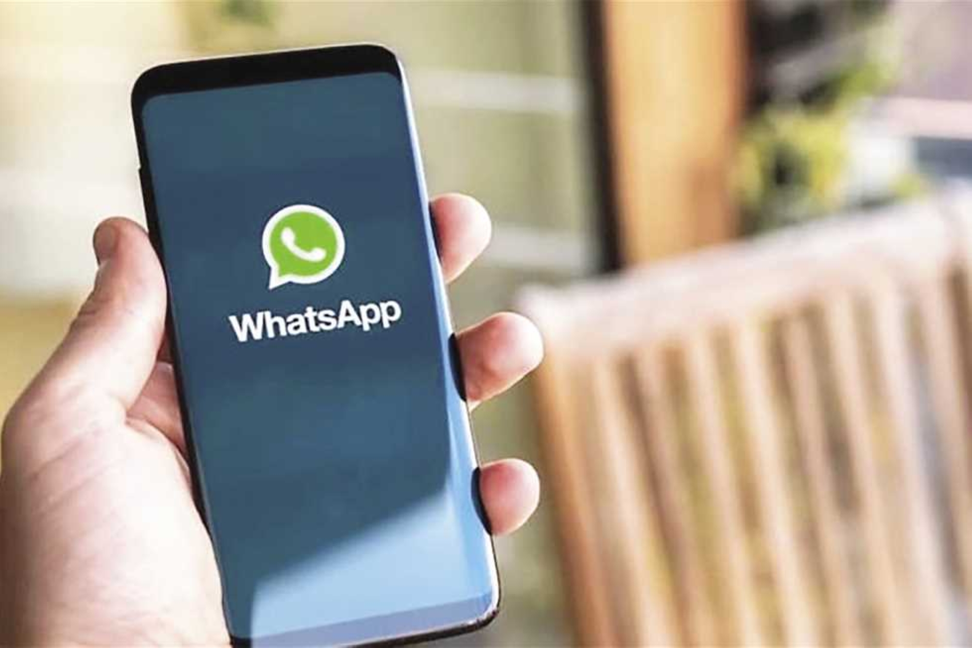 "تثبيت" الأحداث بمجتمعات "واتساب"