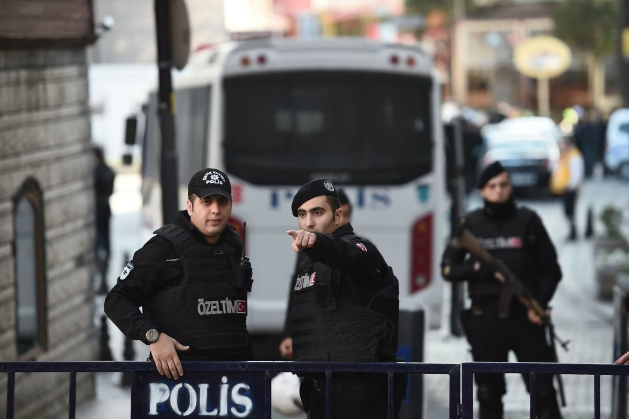 "إسطنبول" تستفيق على الإرهاب.. و"أردوغان" يتوعد
