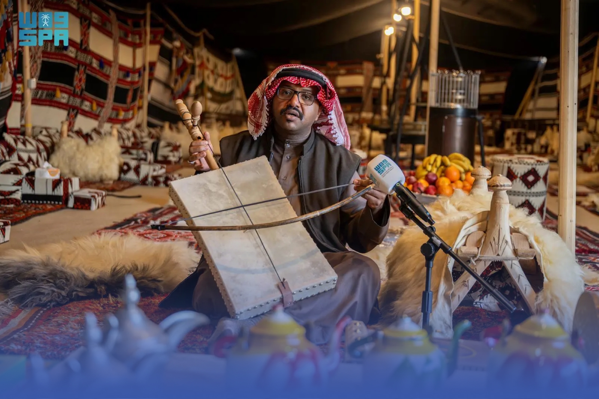 "الربابة".. نغمٌ أطرب أهل "البادية والمدن"