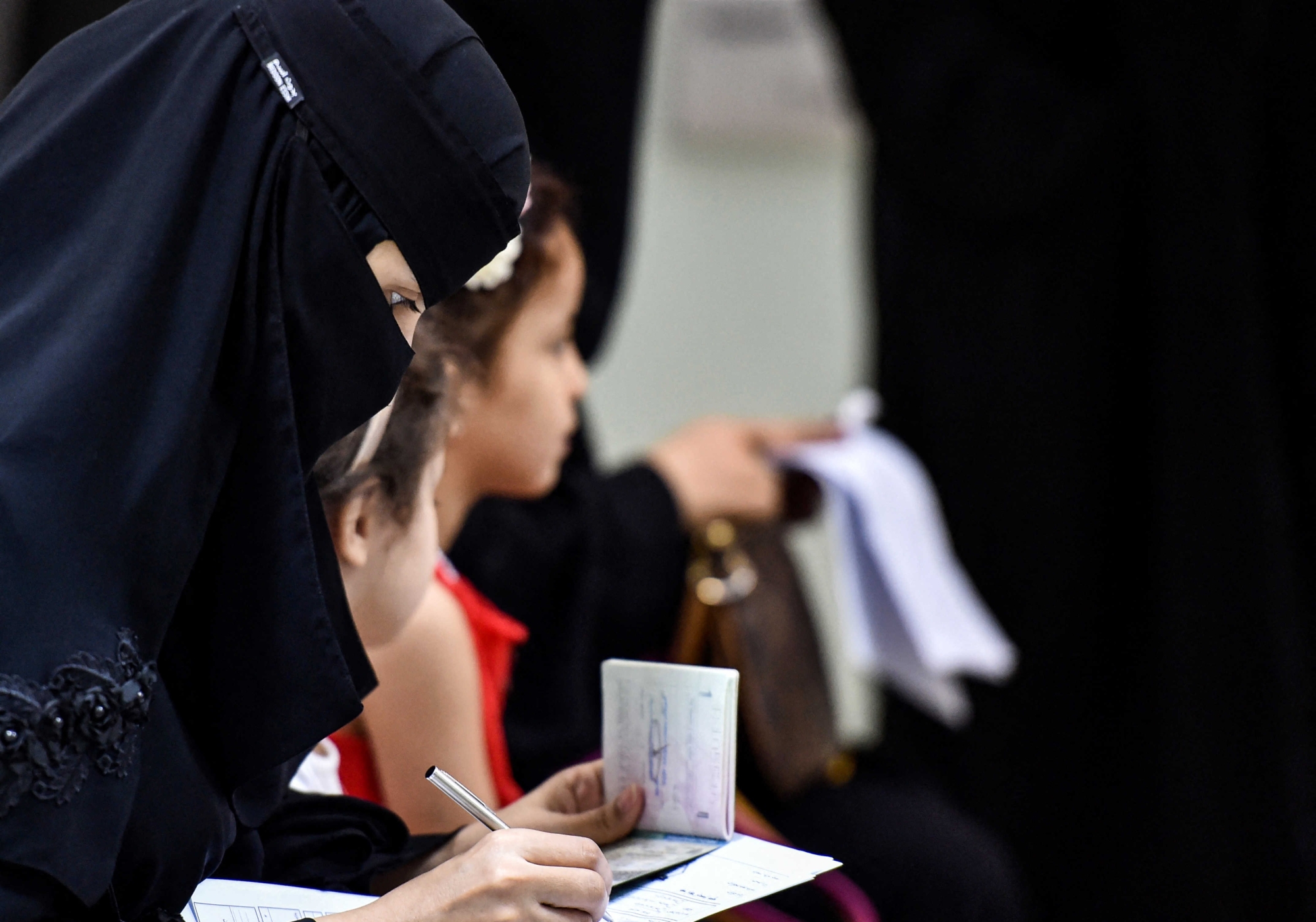 المملكة تقف أمام "اختلاط الأنساب"