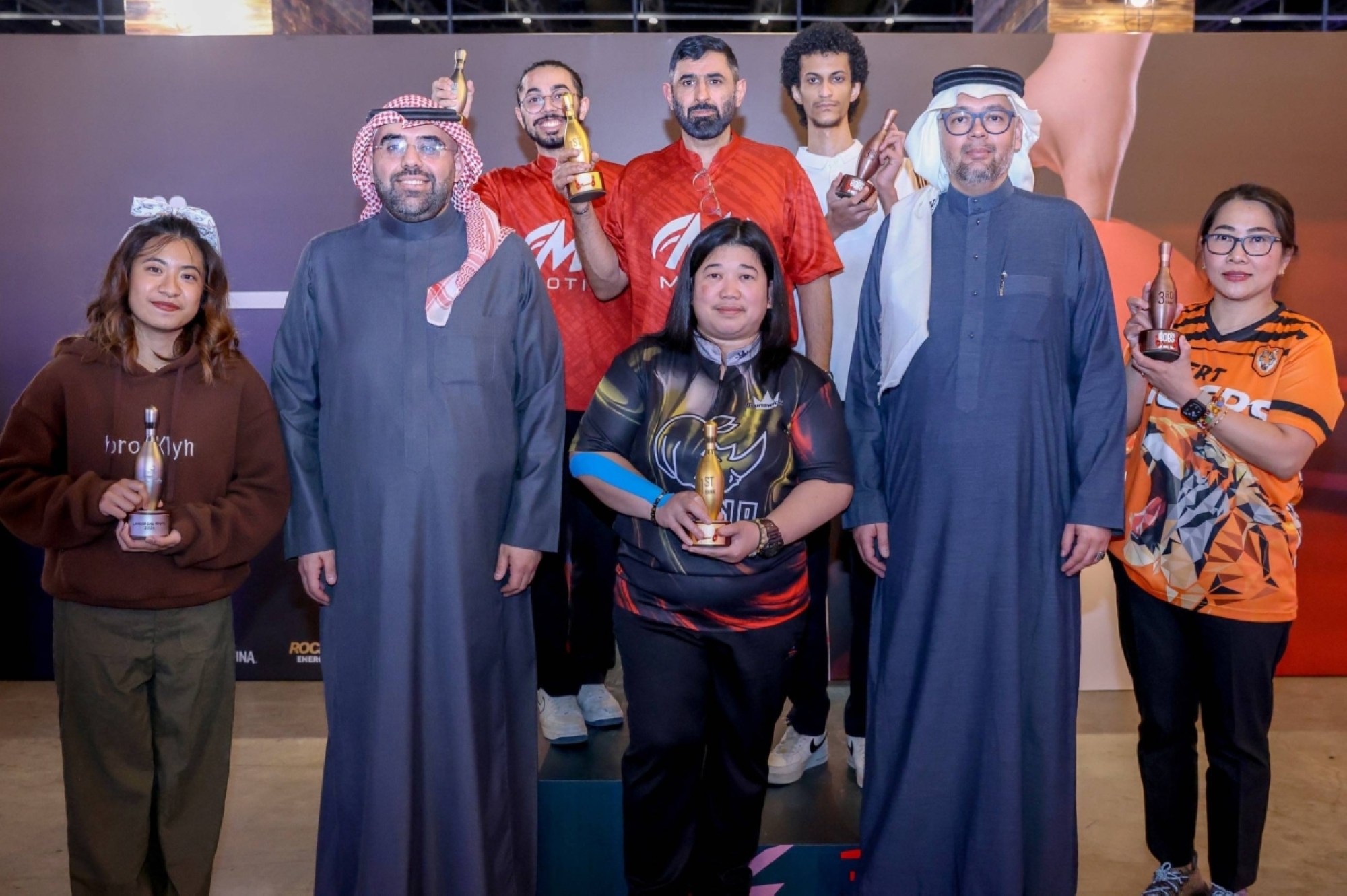 "نخبة العالم" ببطولة بويز فايمس لـ"البولينج"