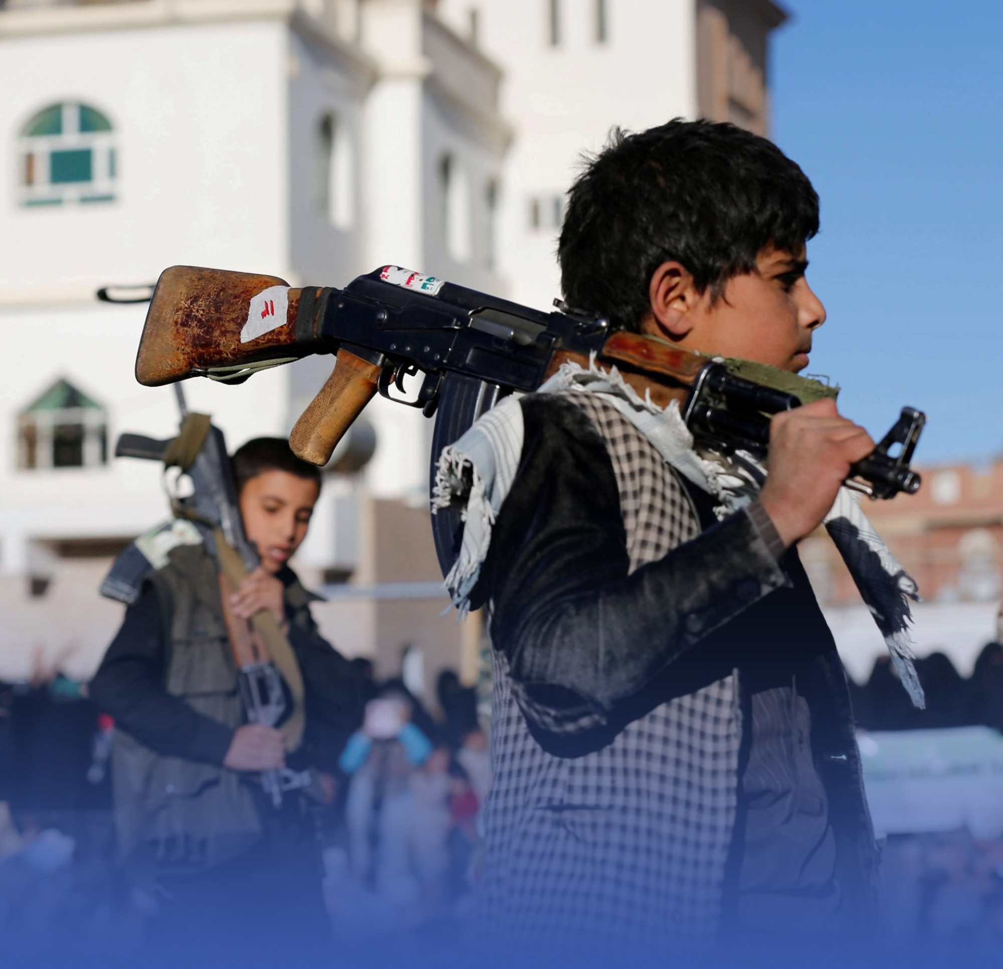 "هيومن رايتس": الحوثيون "مجرمو حرب" لتجنيد الأطفال