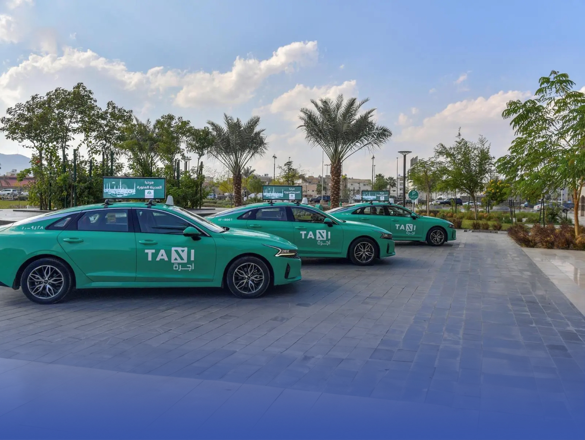 إعلانات "رقمية" على الحافلات و"الأجرة" بالمدينة