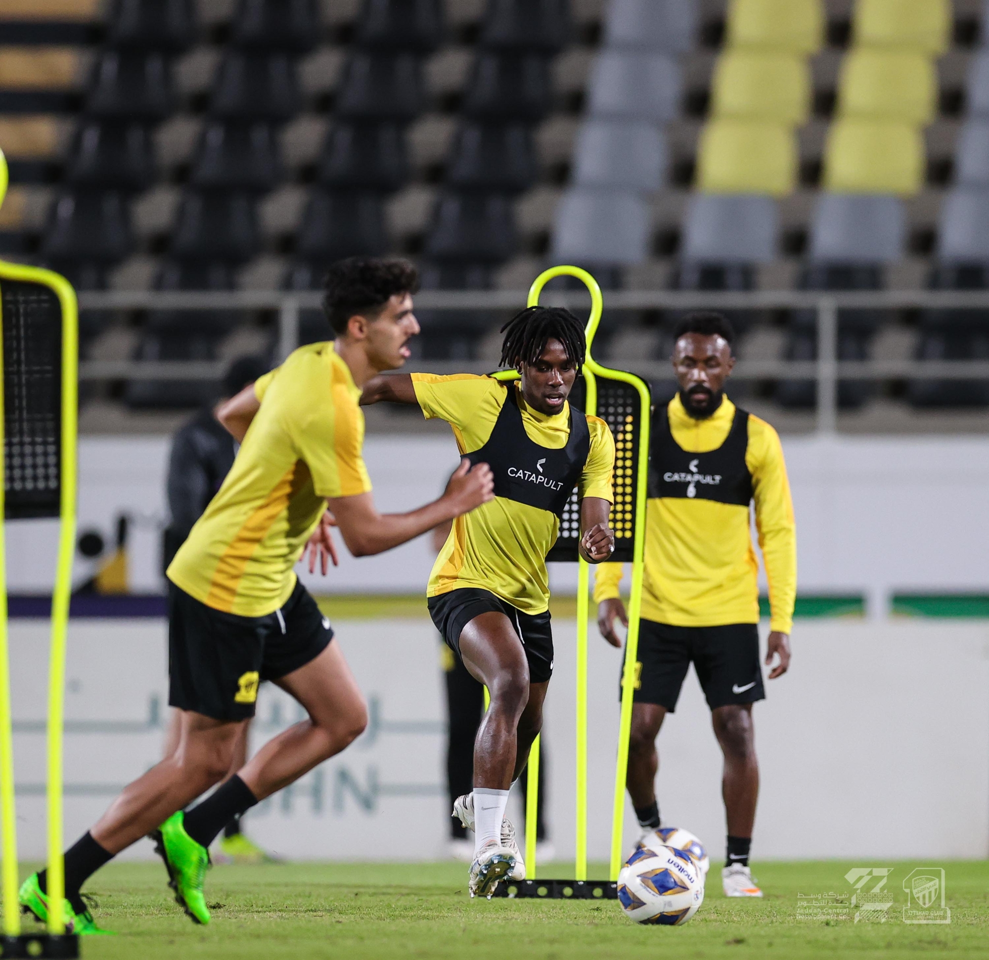 الآسيوي يحدد موعد مؤتمر "الاتحاد ونافباخور"