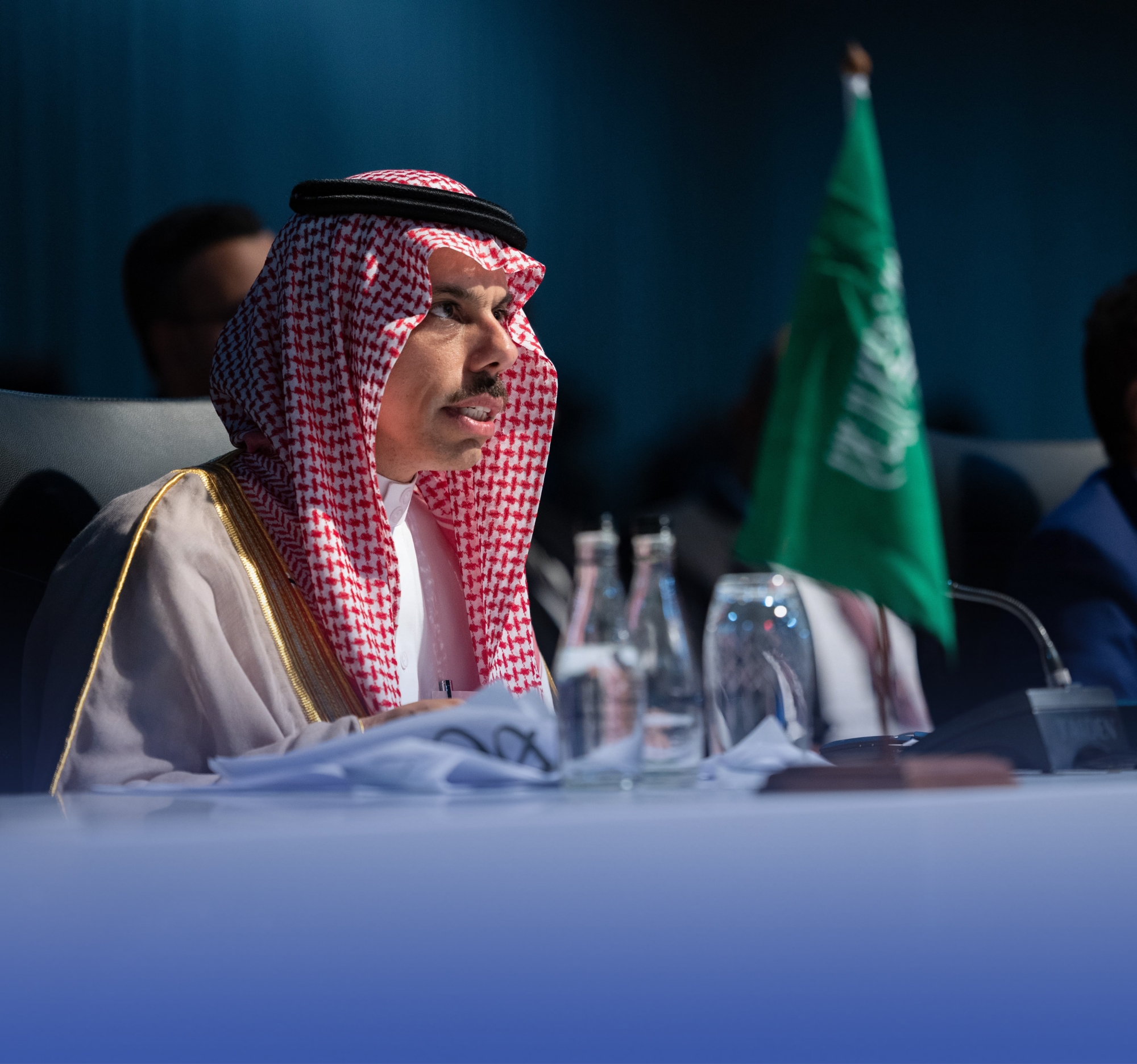 "بن فرحان" يصل جنيف للمشاركة باجتماعات "أممية"
