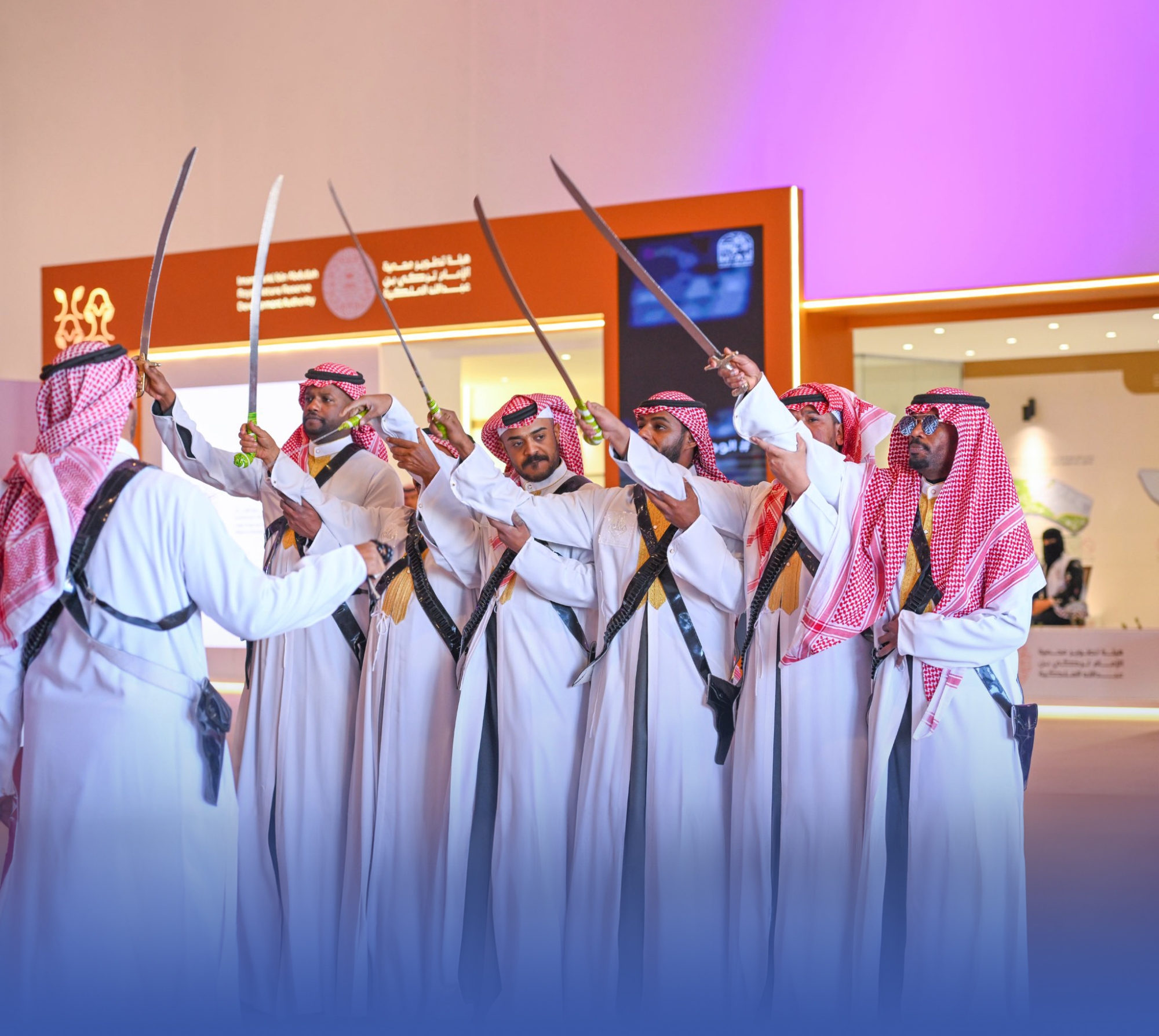 "الألوان الشعبية" تستهوي زوار "درب زبيدة"