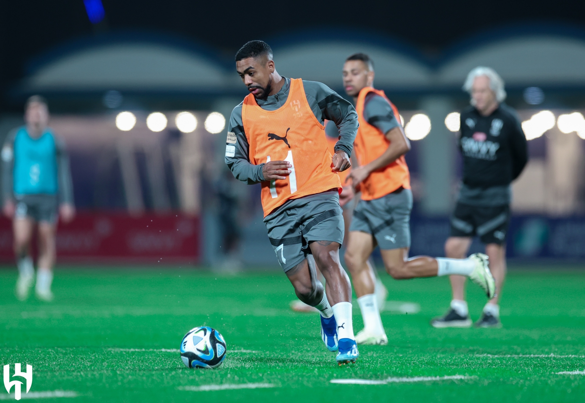 "روشن 23".. طموحات متباينة لـ"الهلال والاتحاد"