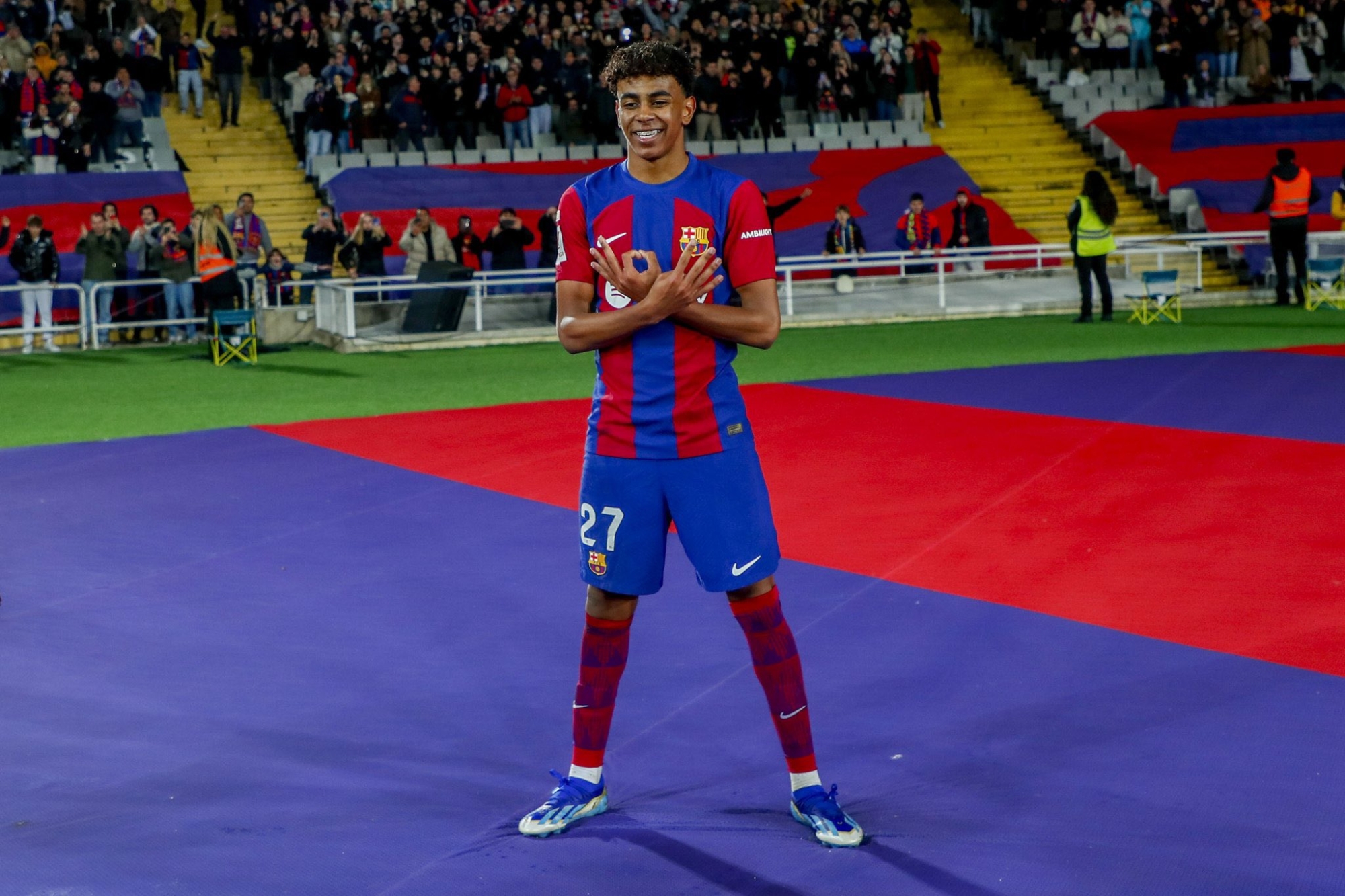 برشلونة يهزم مايوركا بصعوبة في الدوري الإسباني