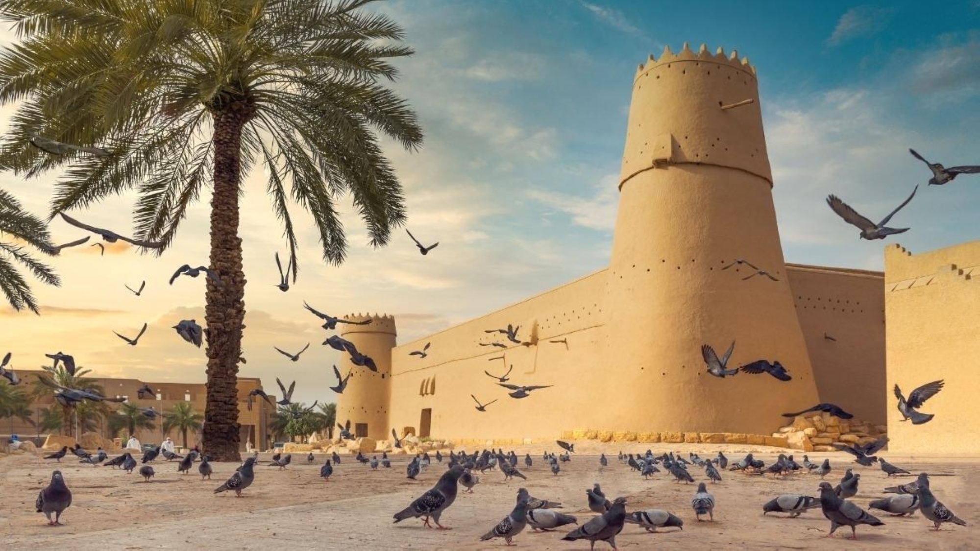 اتفاقية لجذب "350 ألف" سائح خلال "12 شهراً"