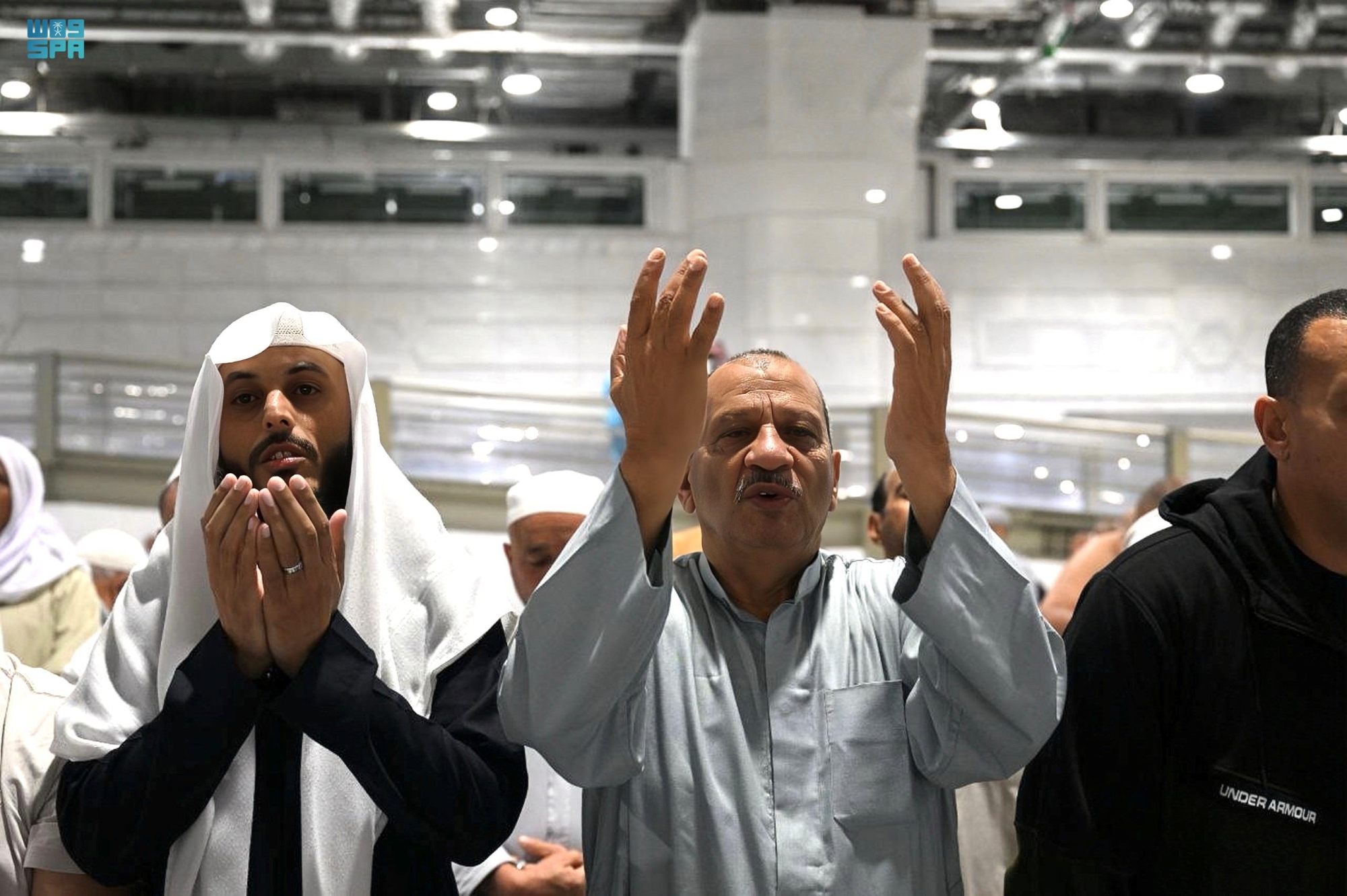 أولى ليالي "رمضان".. أجواء تحفها السكينة بـ"الحرم المكي"