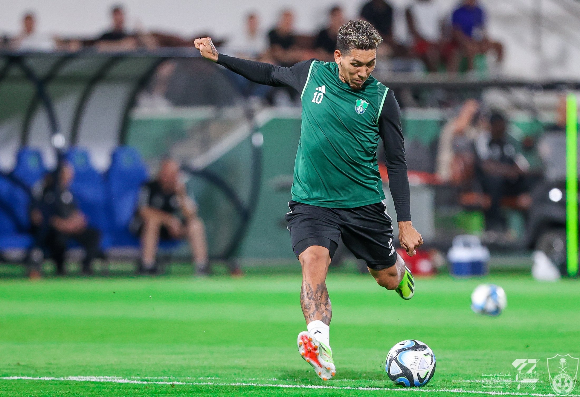 نفاد تذاكر "كلاسيكو" الأهلي والنصر