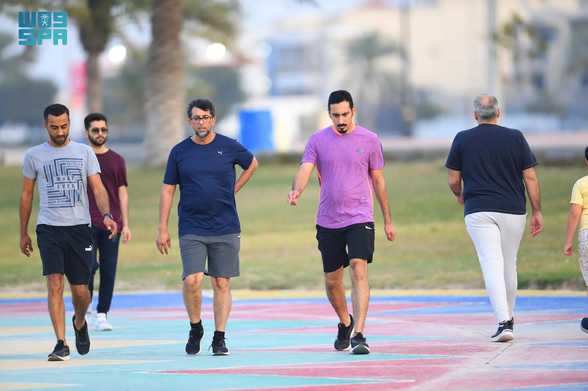 رياضة "المشي" بالواجهات البحرية في الشرقية