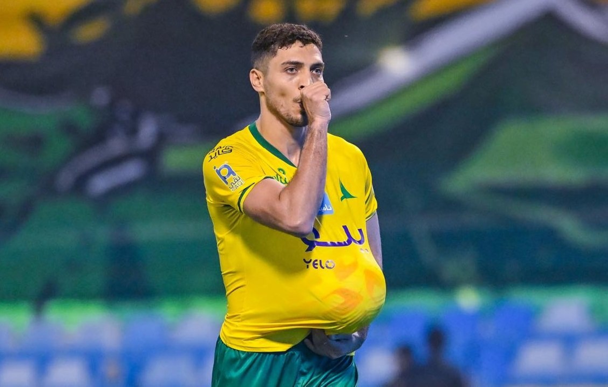 حقيقة رحيل "شريف" عن الخليج
