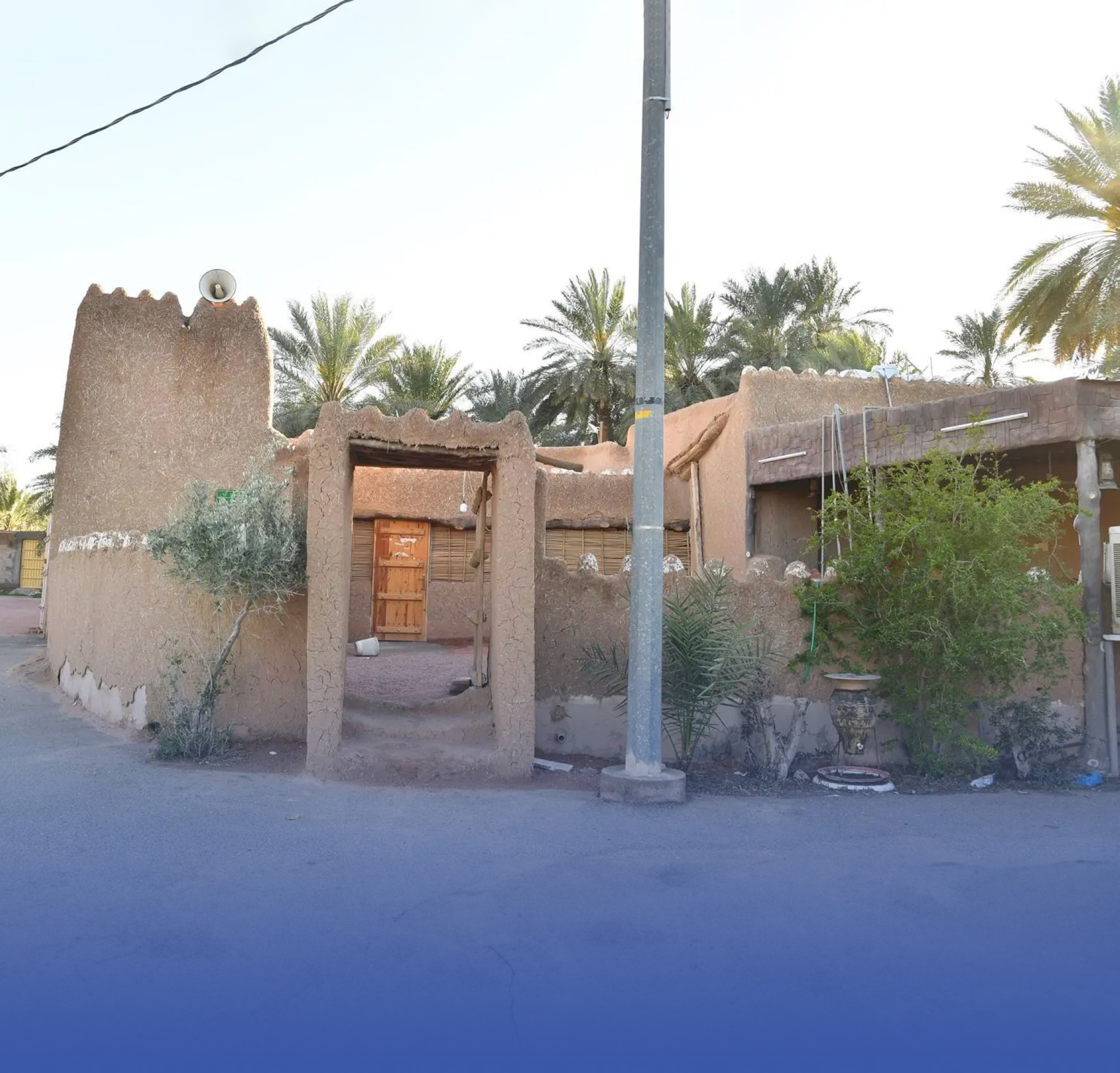مسجد المطلق يروي حكاية الـ"400 عام"