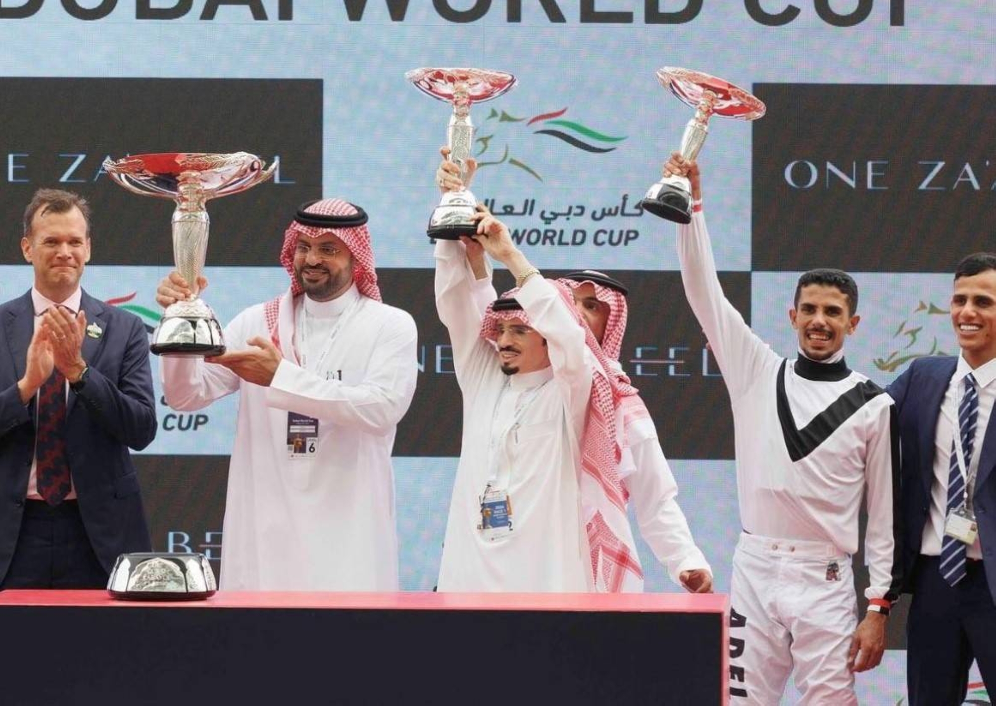 "تلال الخالدية" بطلاً بكأس دبي العالمي للخيول