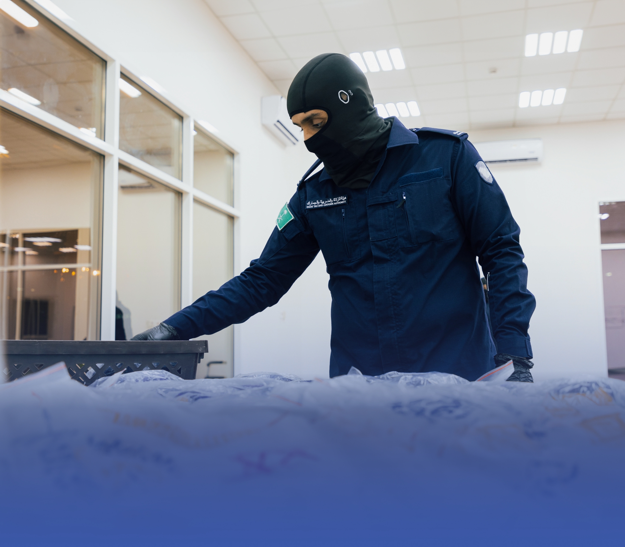 تهريب 360 كيلو "تنباك" في كابلات الكهرباء