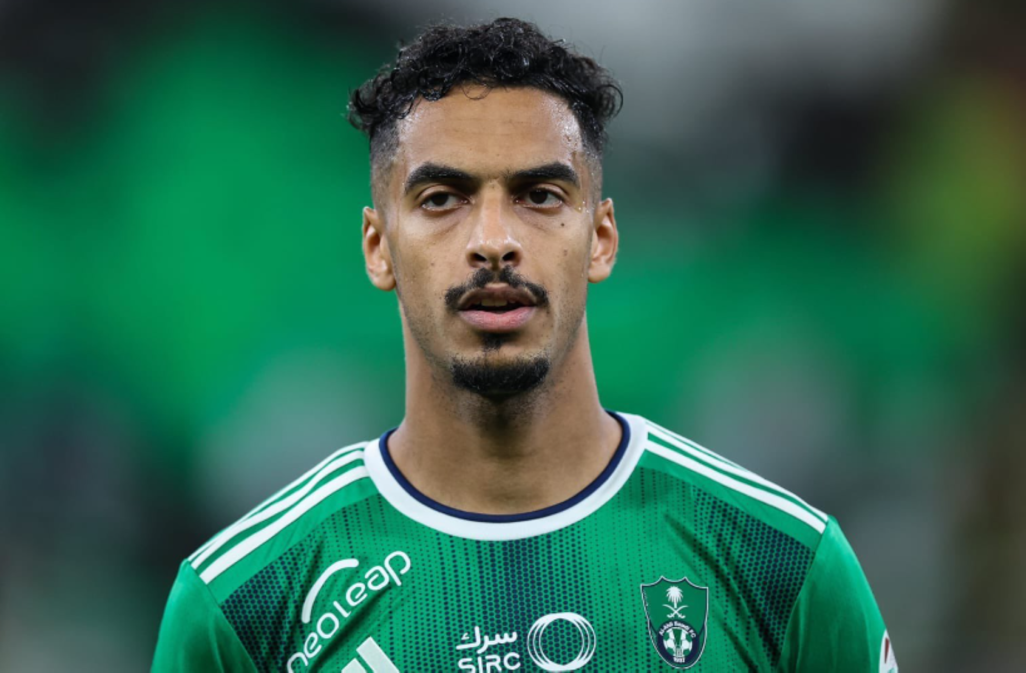 الأهلي يفقد خدمات "الأسمري" أمام الوحدة