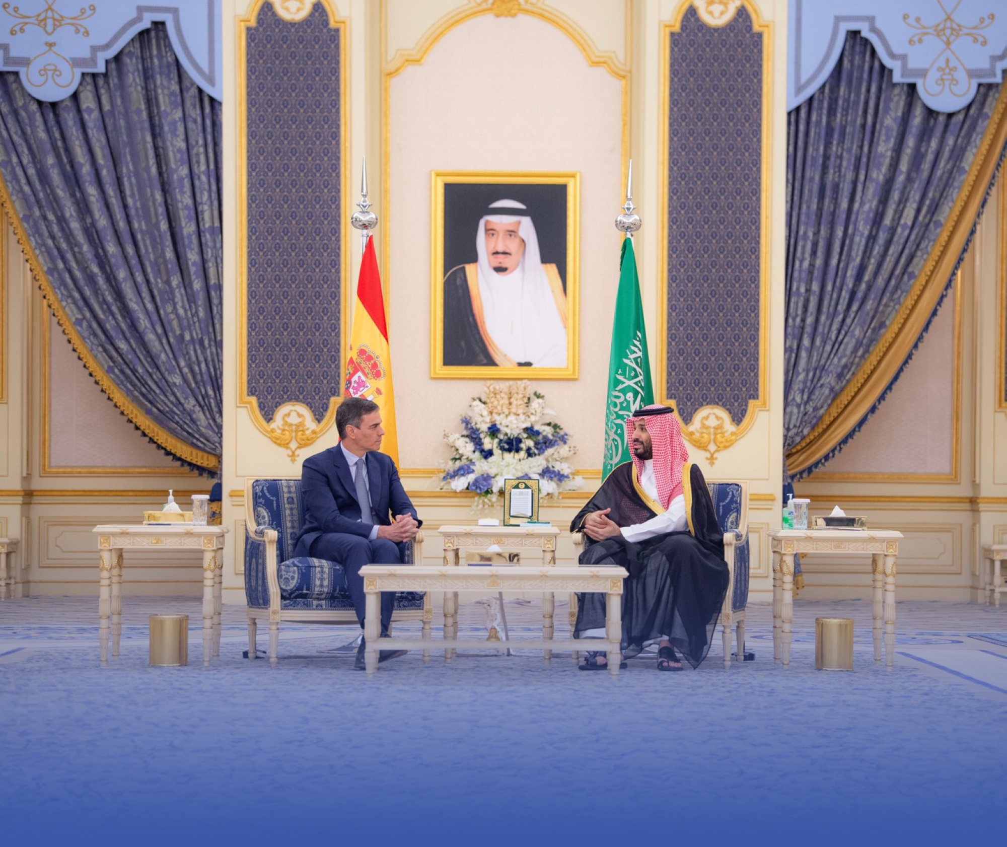 ولي العهد وسانشيث يبحثان تعزيز التعاون