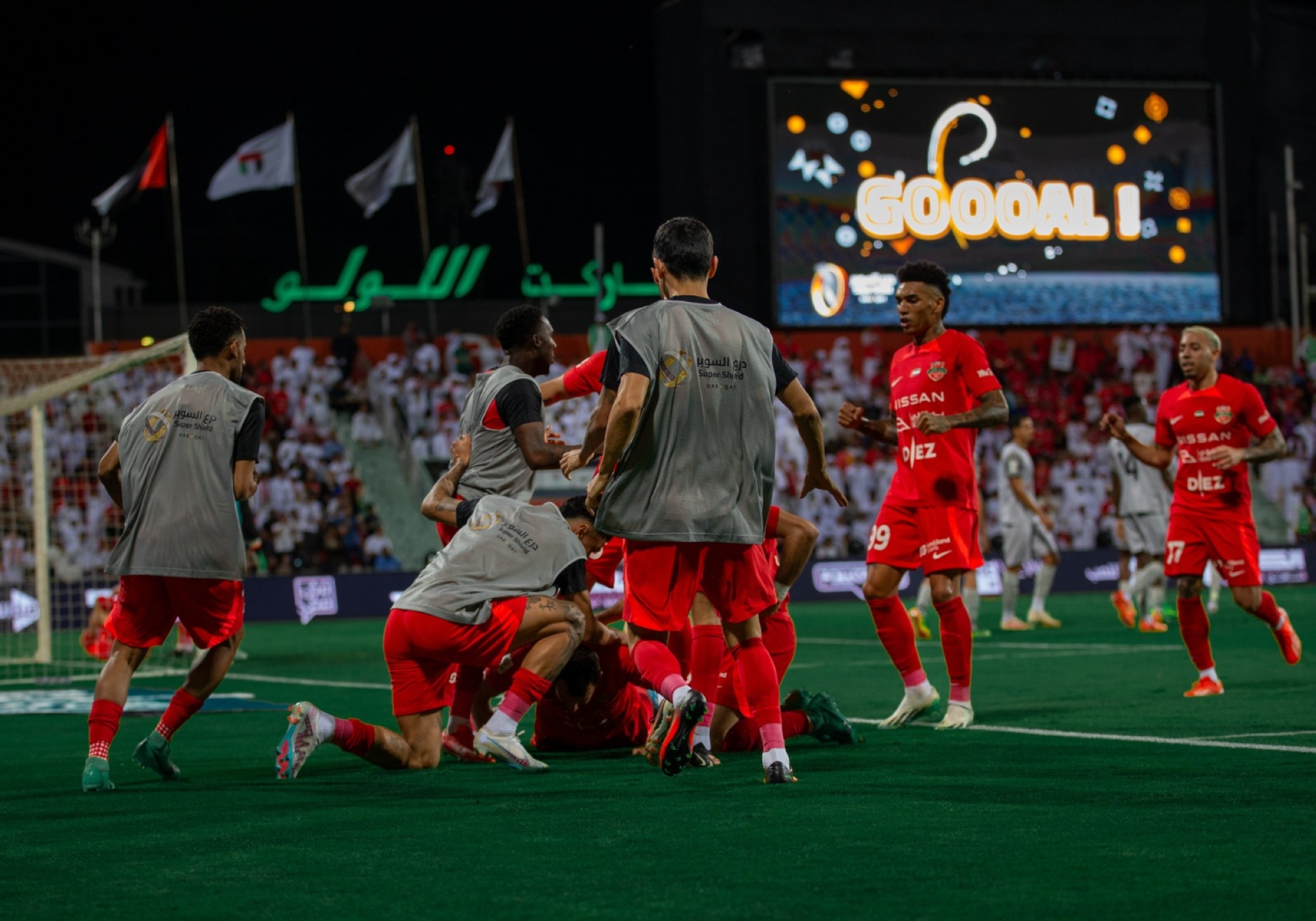 "شباب الأهلي" بطلاً لدرع السوبر الإماراتي القطري