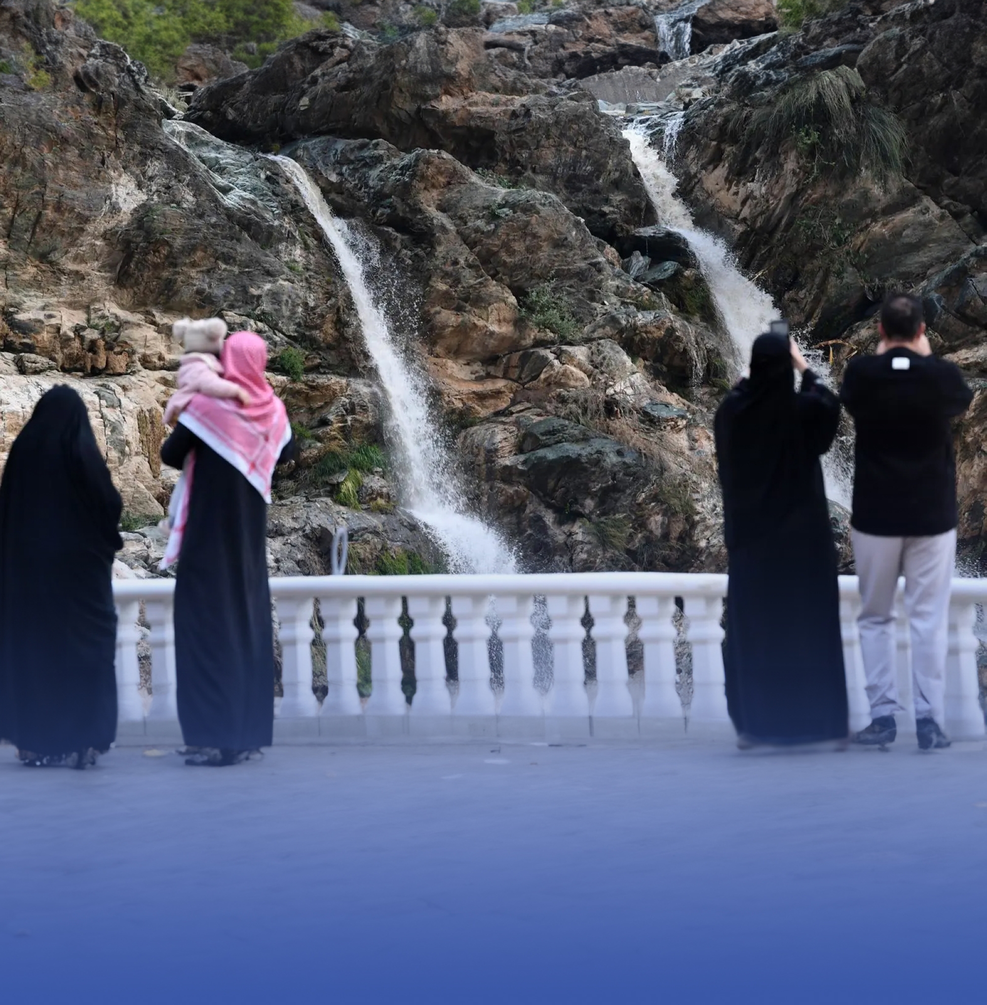 شلالات تنومة.. قصة ترسم لوحات طبيعية