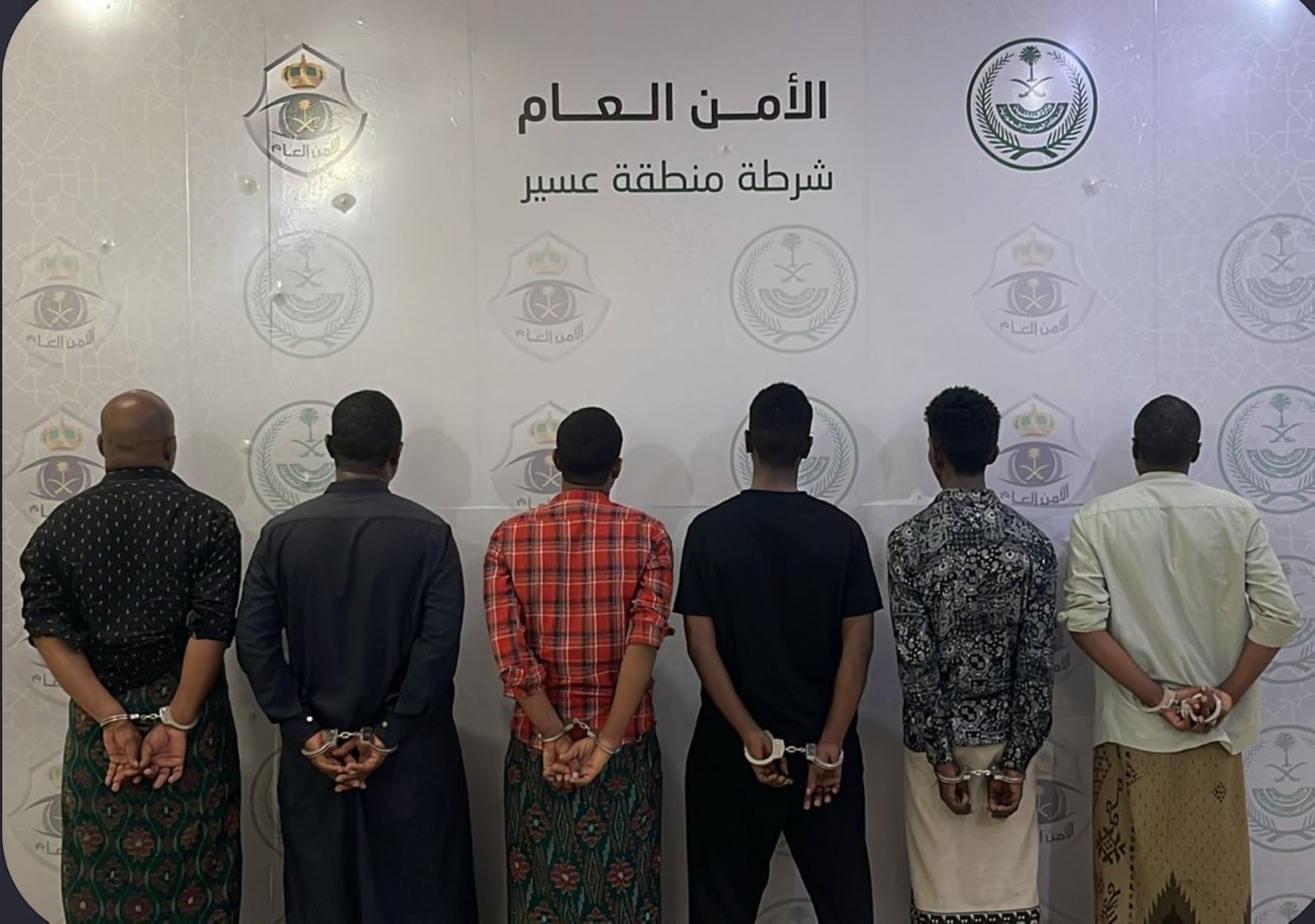 الإطاحة بـ13 إثيوبيّاً بعسير لحيازتهم أسلحة