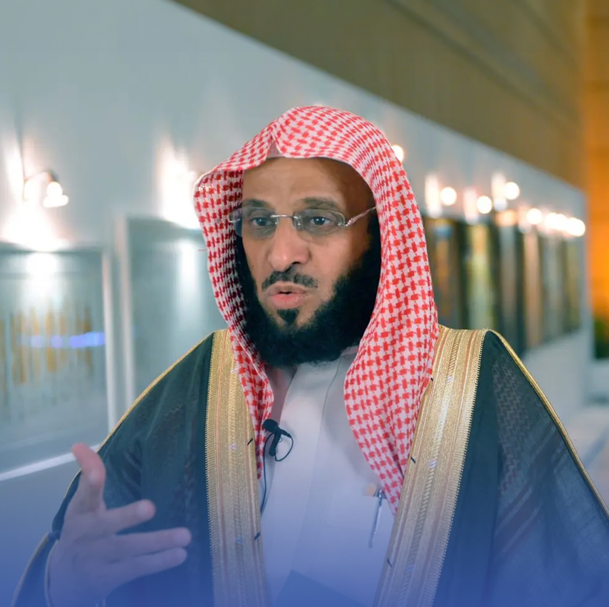 القرني: أطالب بحل جماعة "الإخوان"