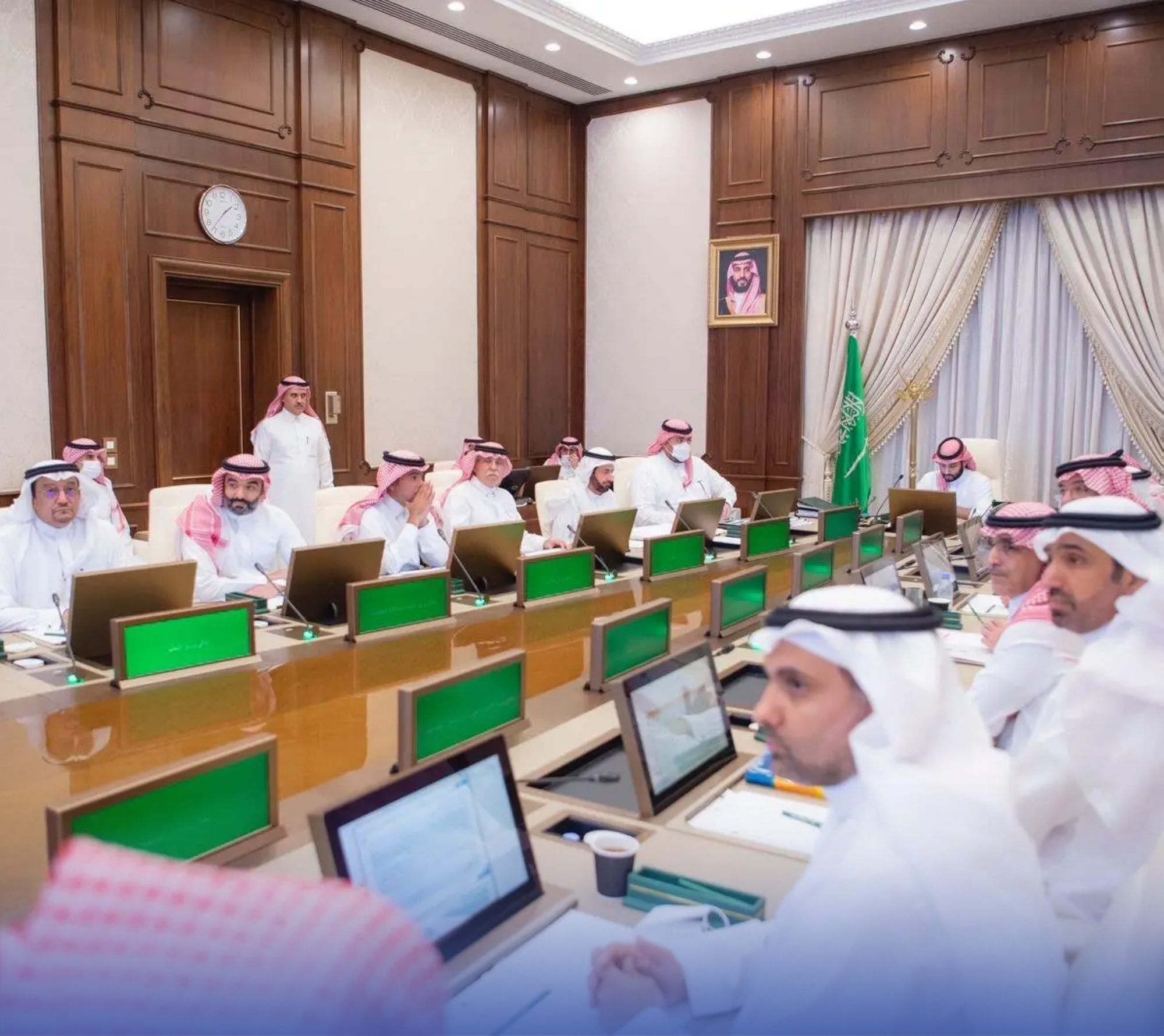 الشؤون الاقتصادية يرصد فرص ومخاطر الاقتصاد العالمي