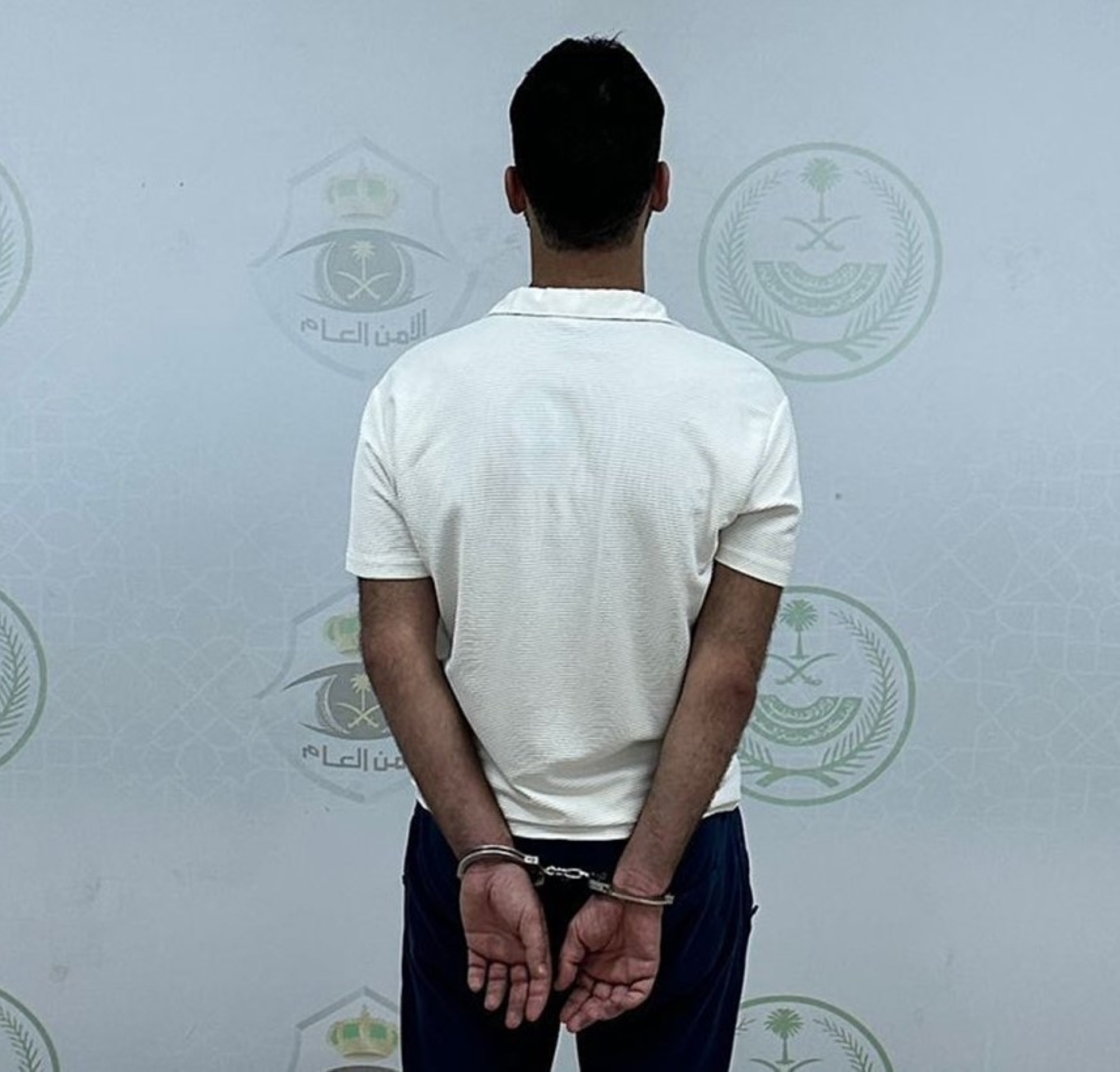 القبض على سوري لابتزازه فتاة بالرياض