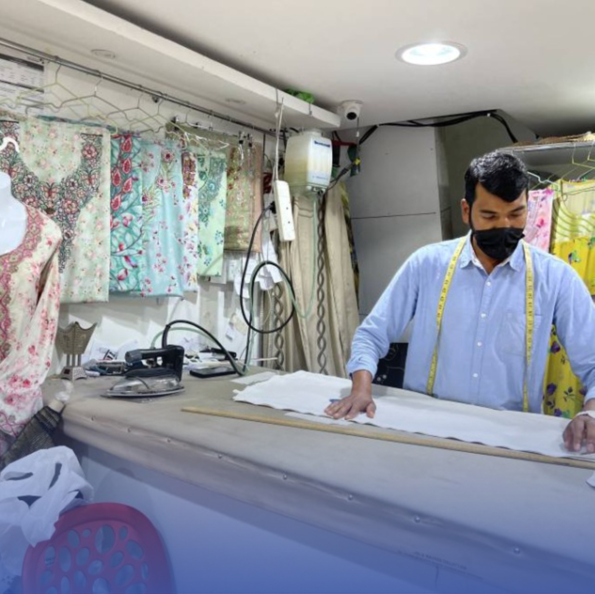 منع دخول الرجال محلات الخياطة النسائية