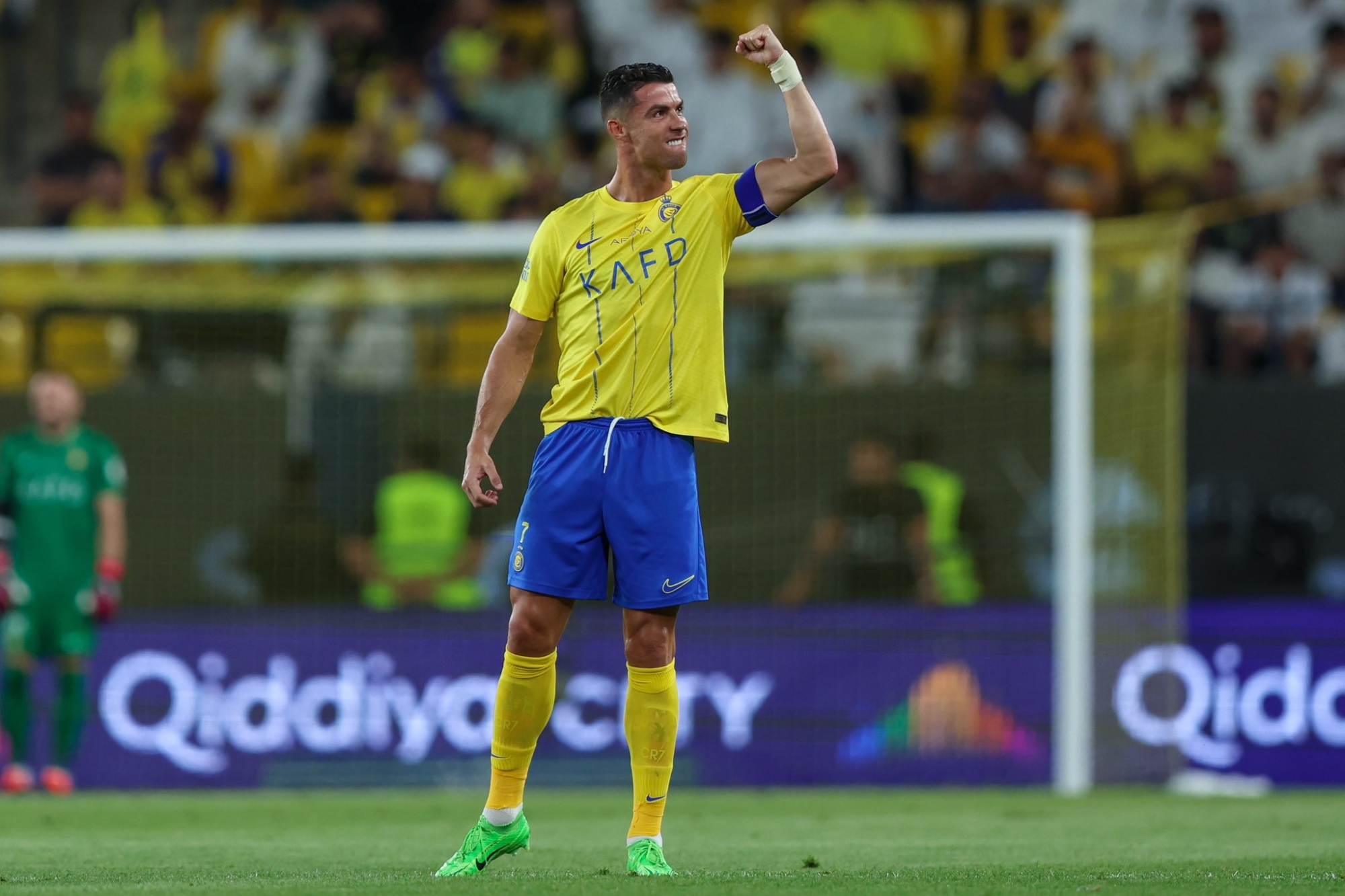 "روشن 30".. "هاتريك" رونالدو ورقم استثنائي للهلال