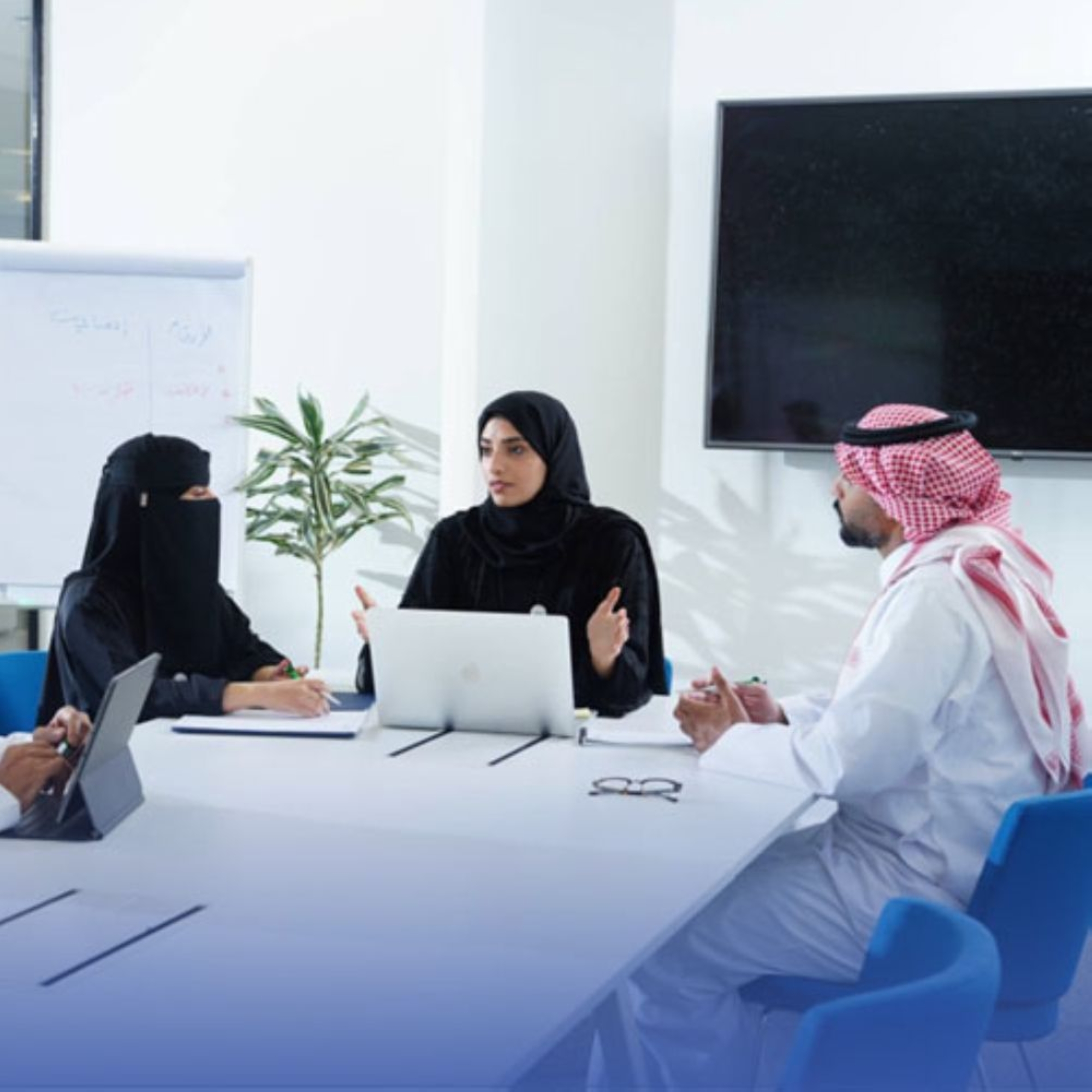 توظيف 18 ألف مواطن في أبريل
