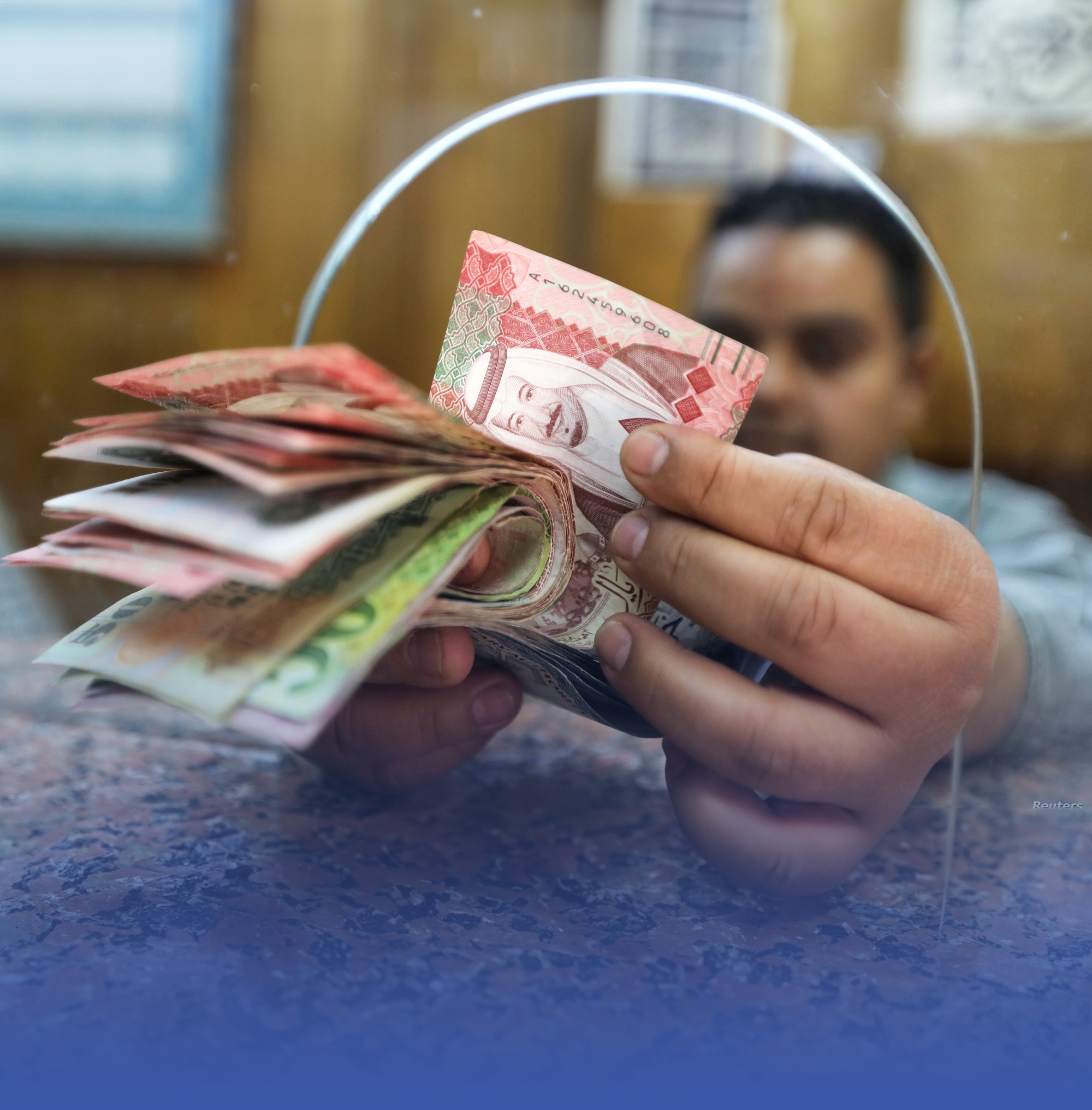 12 مليار ريال تحويلات للأجانب في شهر