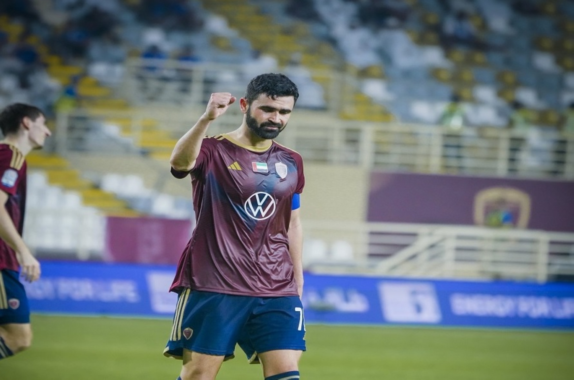 خربين يقود الوحدة للفوز على النصر في الدوري الإماراتي