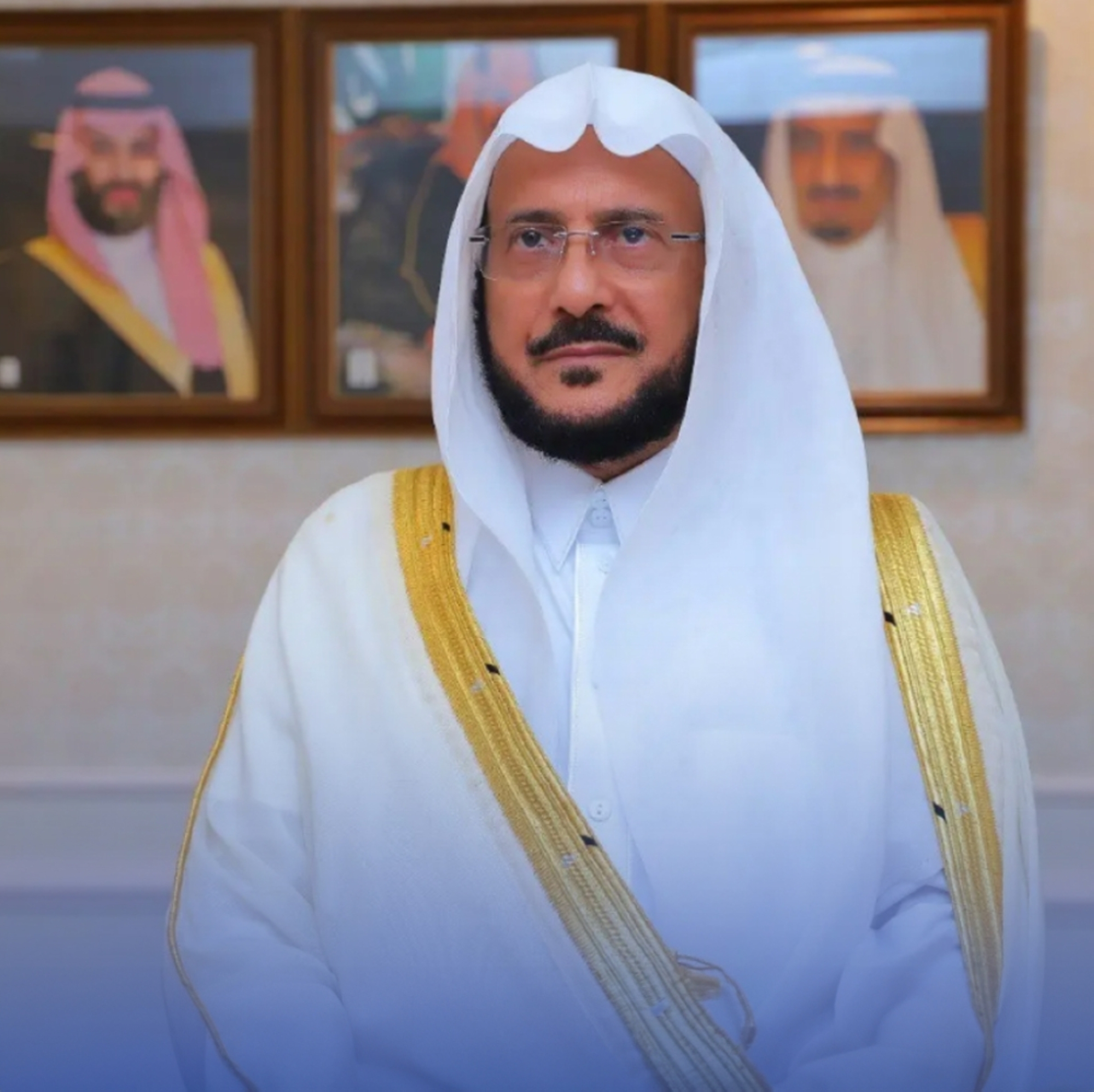 وزير الشؤون الإسلامية: الكاتب محمد آل الشيخ كشف زيف المبطلين