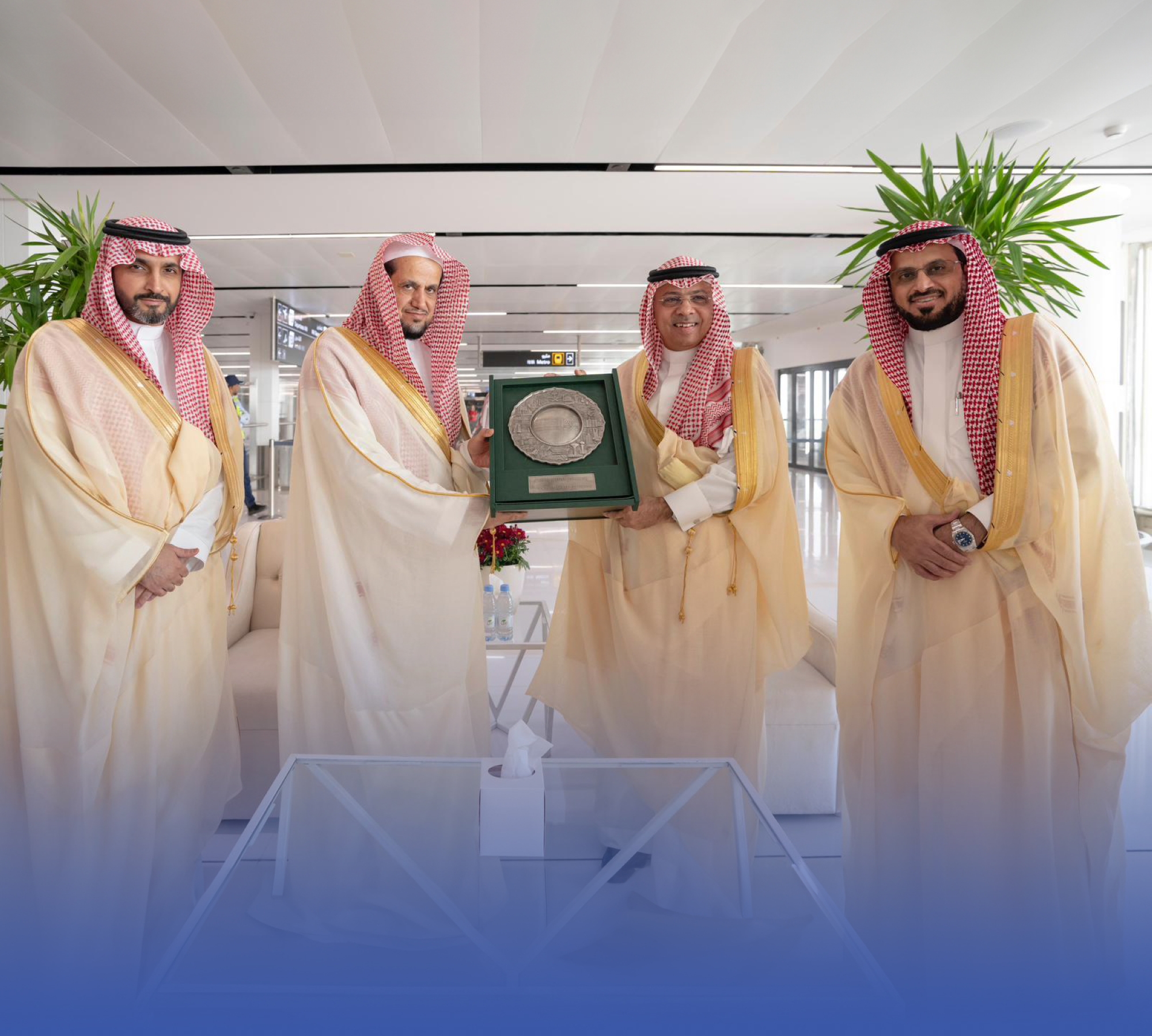 نيابة بمطار الملك خالد على مدار الساعة
